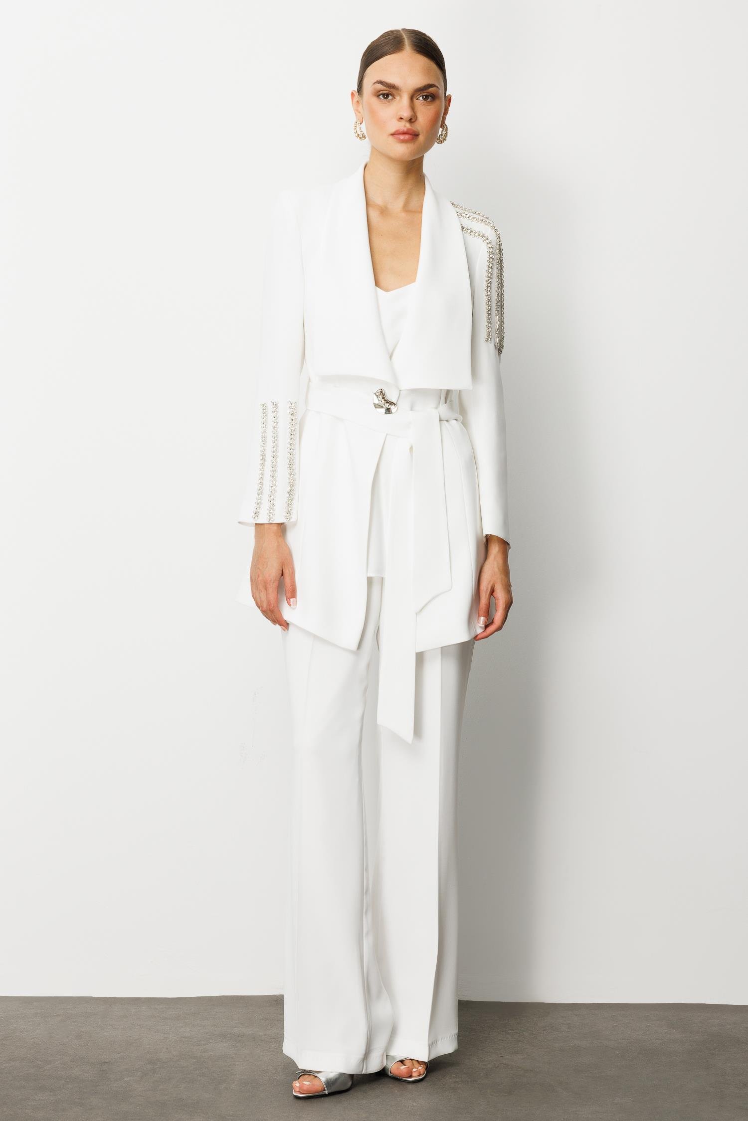 Modailgi  Omuz ve Kol Taş İşleme Detaylı Şal Yaka Kuşaklı Ceket - 45007 Ekru