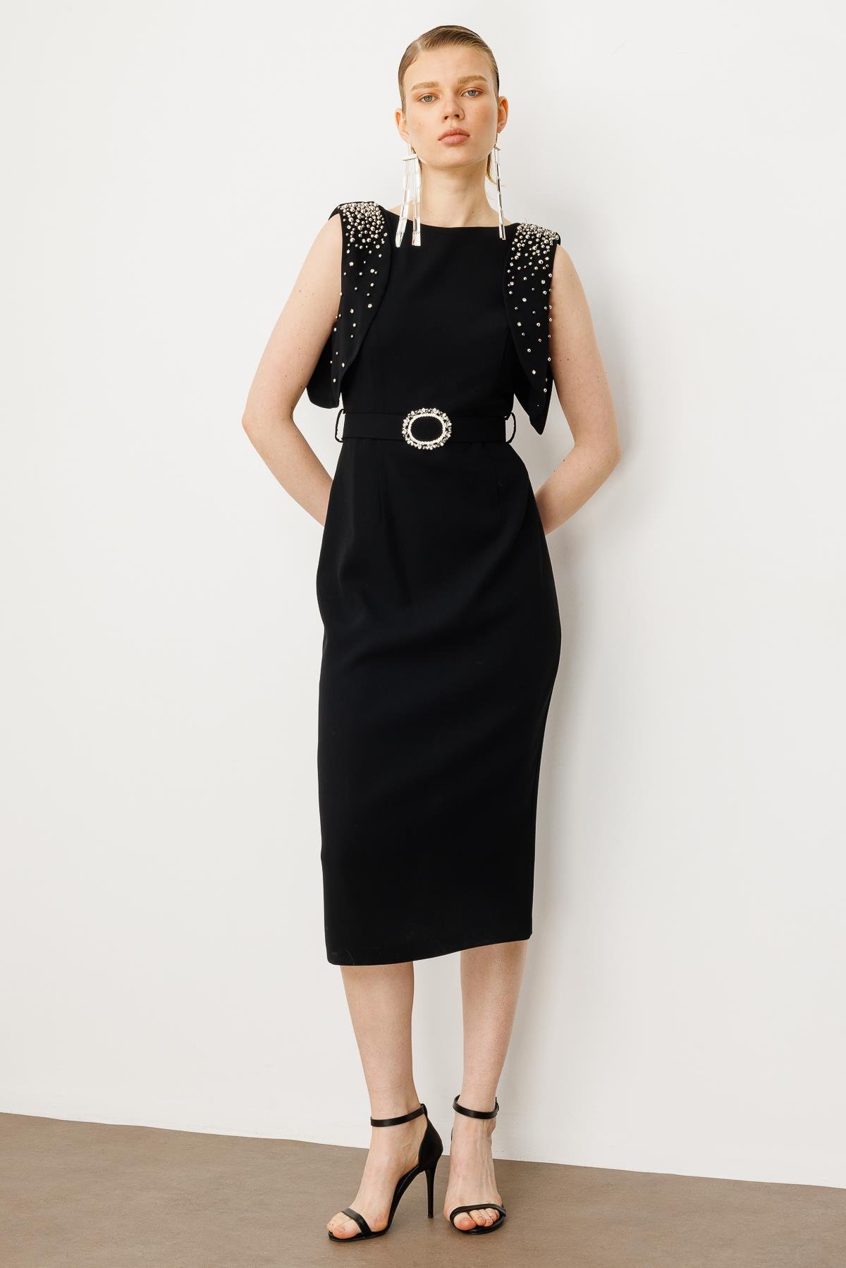 Modailgi  Omuzları İnci Detaylı Elbise Siyah