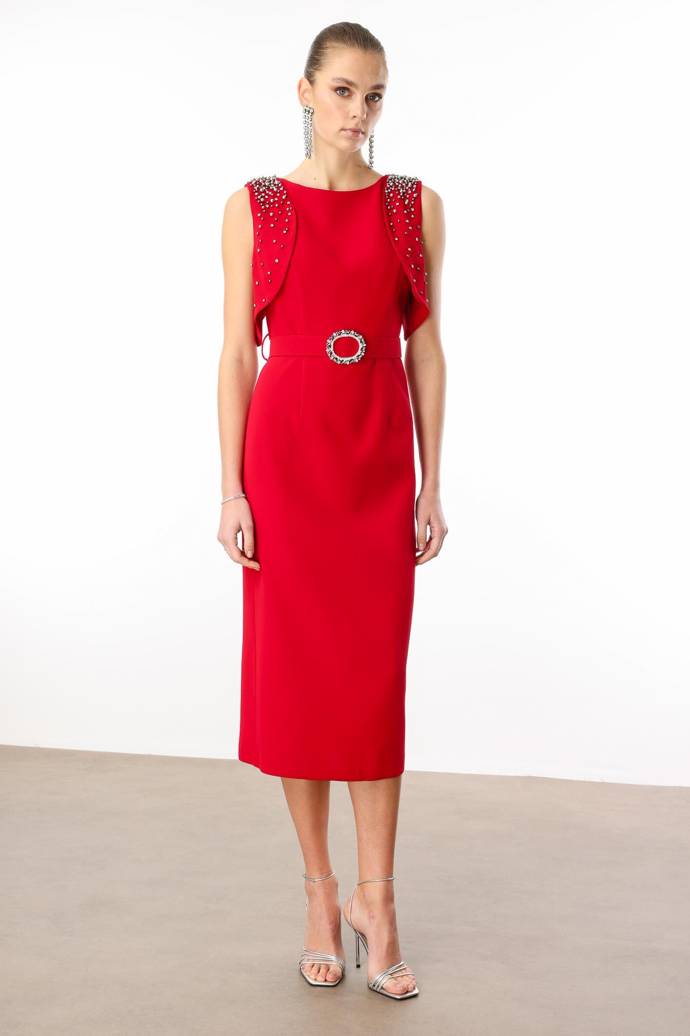 Modailgi  Omuzları İnci Detaylı Elbise Kırmızı