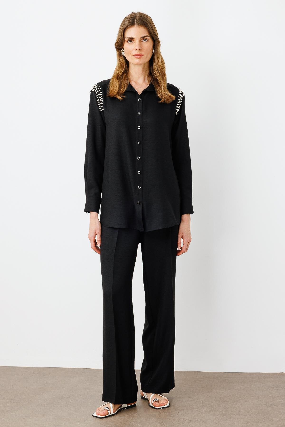 Modailgi  Omuzları İşlemeli Rahat Kesim Gömlek Siyah