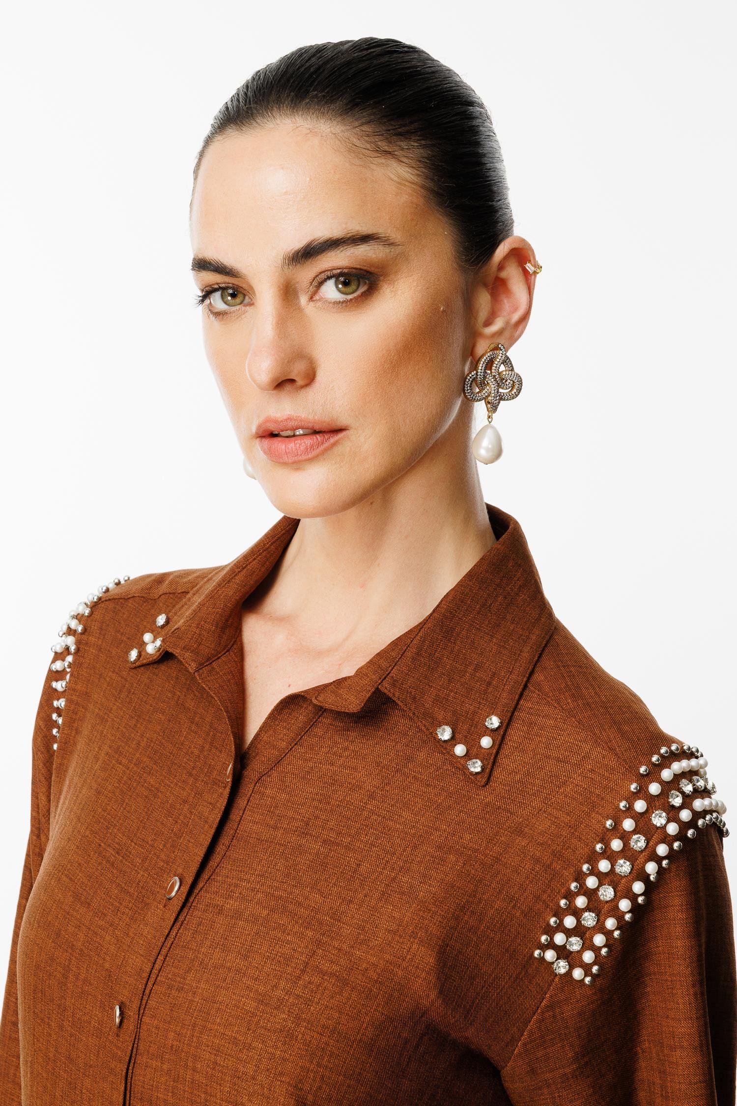 Modailgi  Omuzları İşlemeli Rahat Kesim Gömlek Kahve