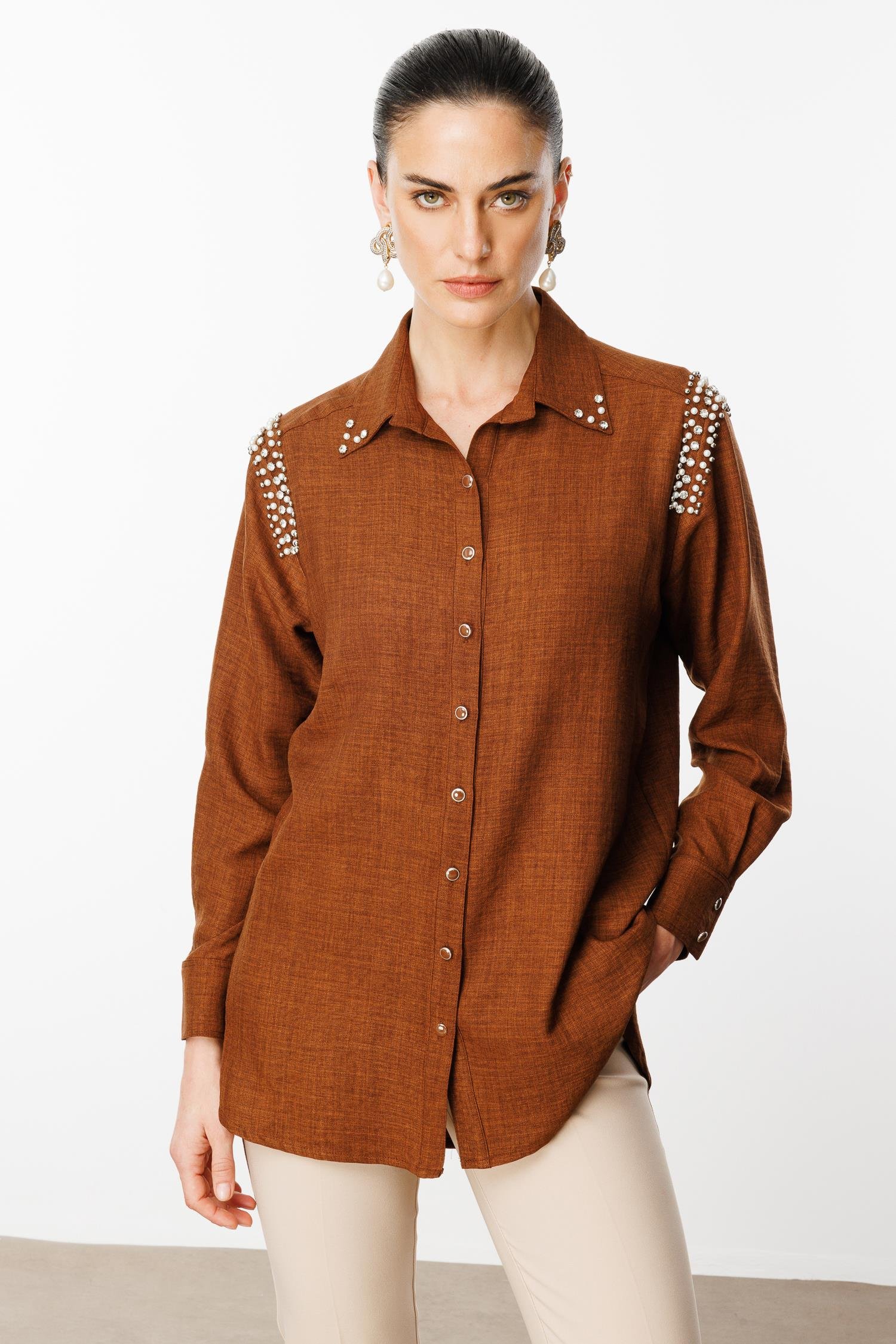 Modailgi  Omuzları İşlemeli Rahat Kesim Gömlek Kahve