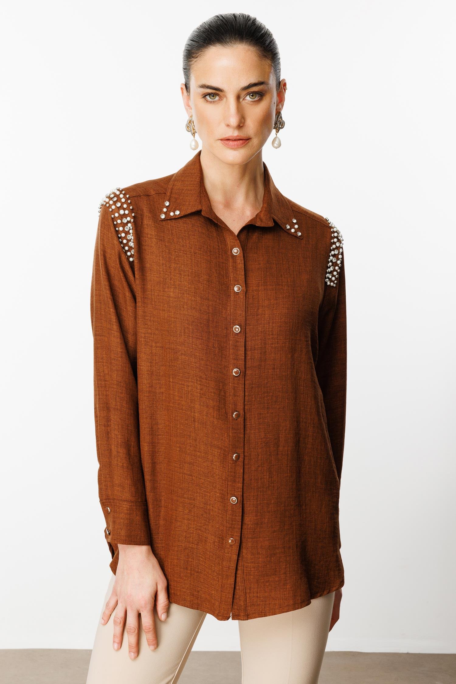 Modailgi  Omuzları İşlemeli Rahat Kesim Gömlek Kahve