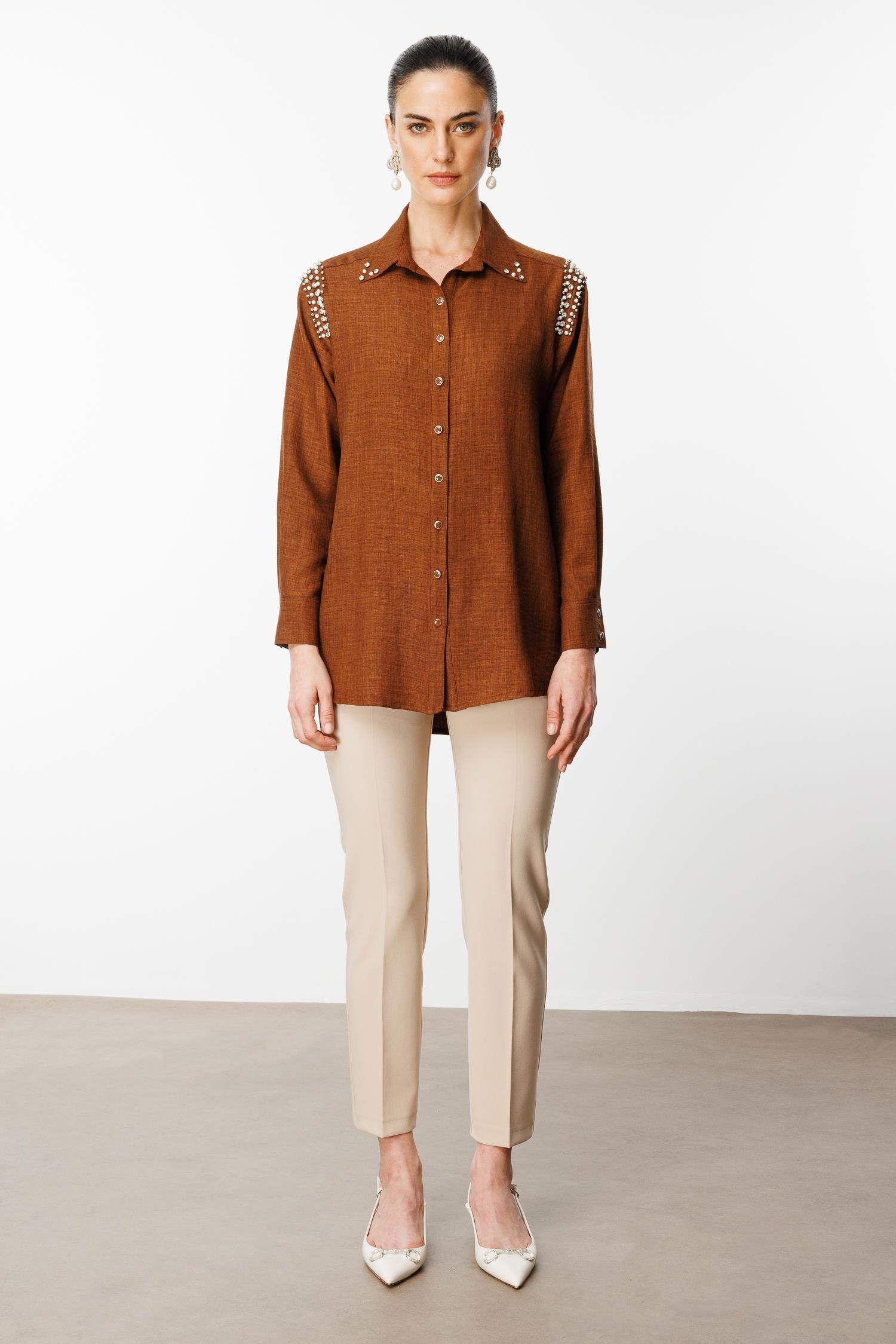 Modailgi  Omuzları İşlemeli Rahat Kesim Gömlek Kahve