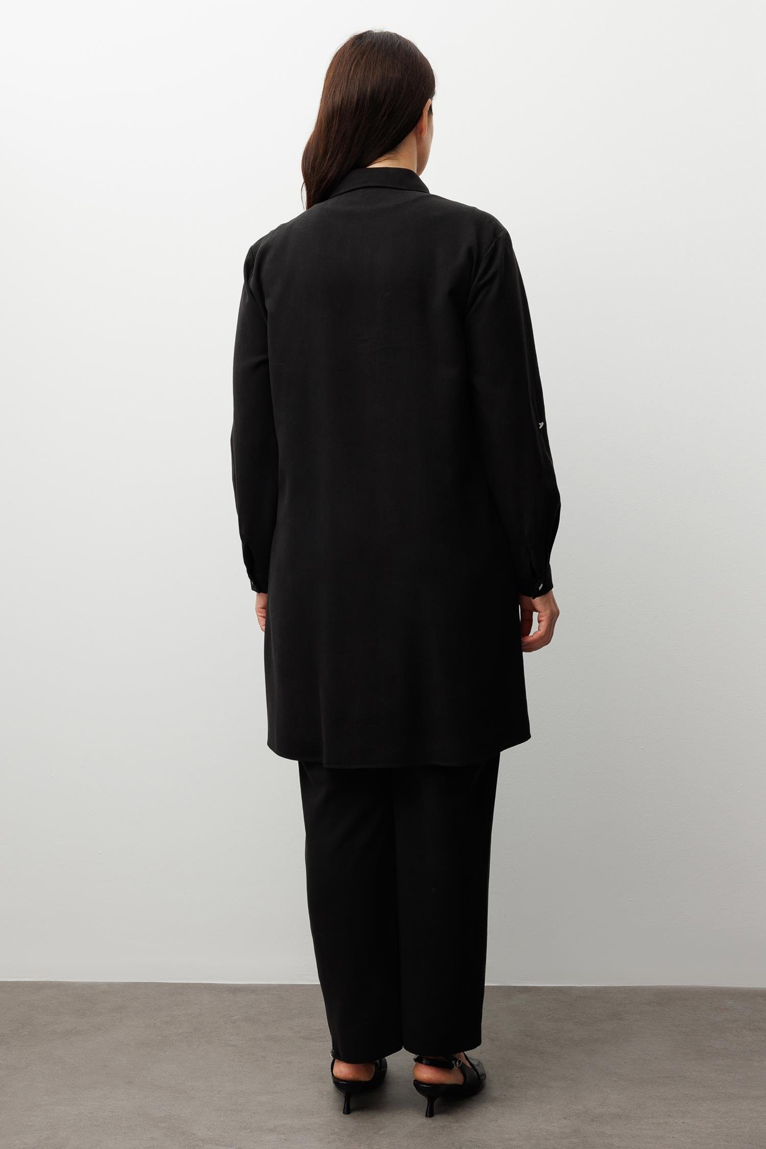 Modailgi  Ön Robaları Yaprak Desenli Taş Tunik Siyah