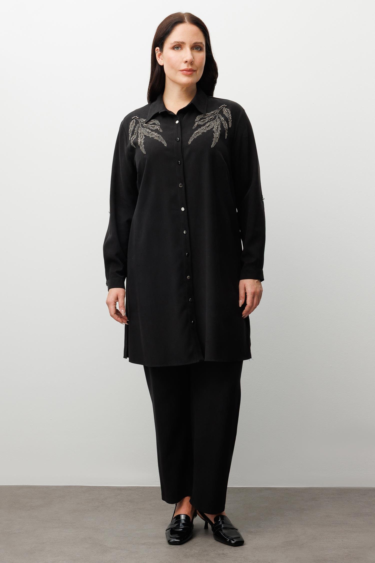 Modailgi  Ön Robaları Yaprak Desenli Taş Tunik Siyah