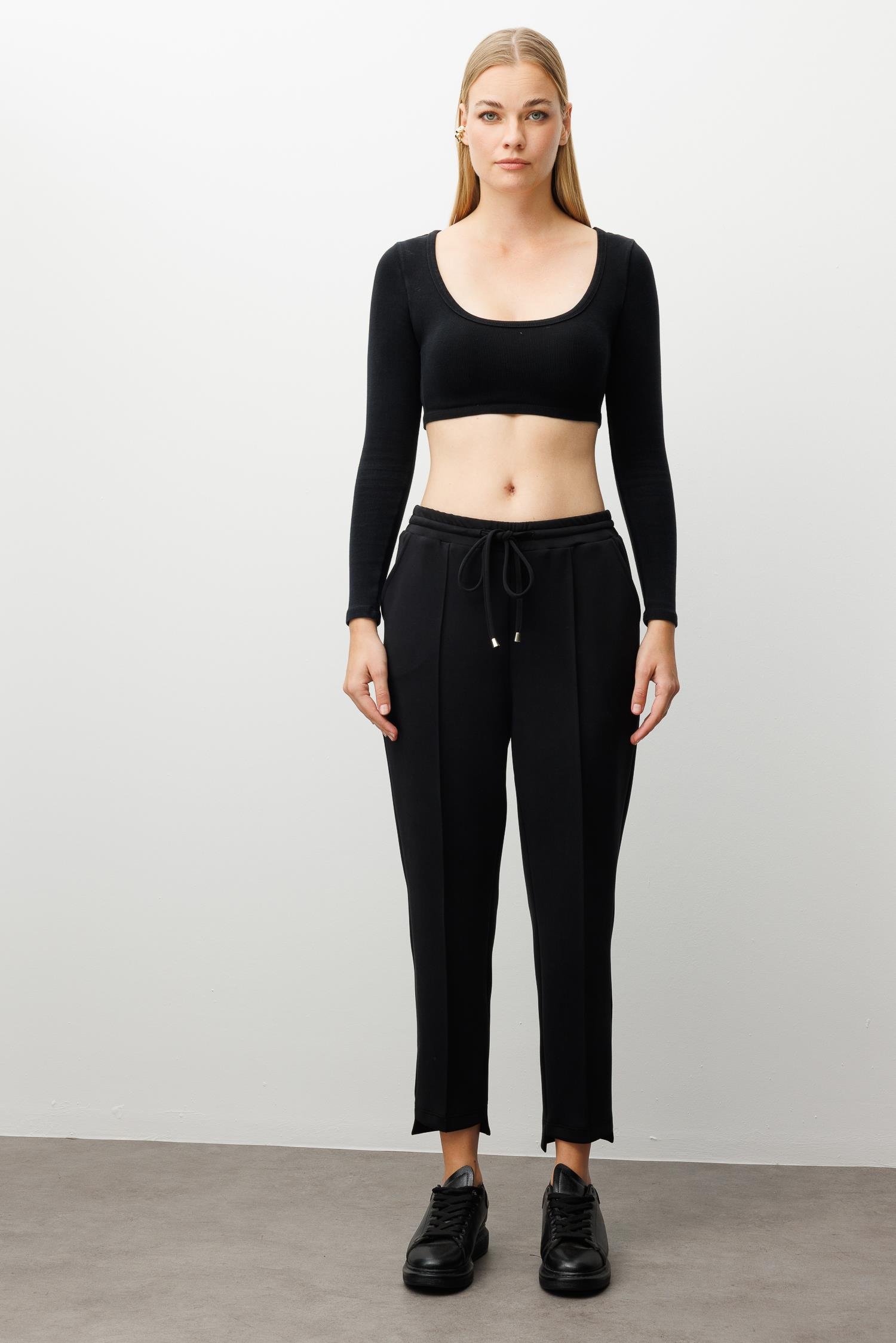 Modailgi  Önde Nervür Detaylı Beli Tünel Bağcıklı Bilek Boy Örme Pantolon - 15065 Siyah