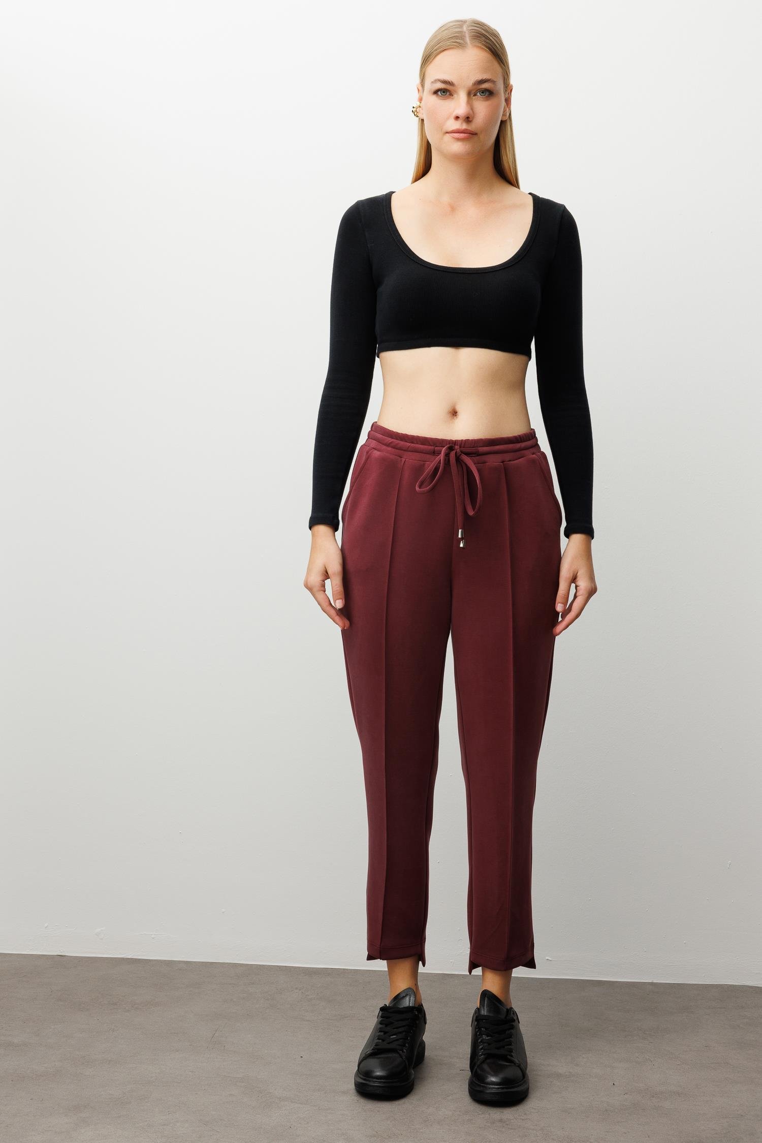 Modailgi  Önde Nervür Detaylı Beli Tünel Bağcıklı Bilek Boy Örme Pantolon - 15065 Bordo