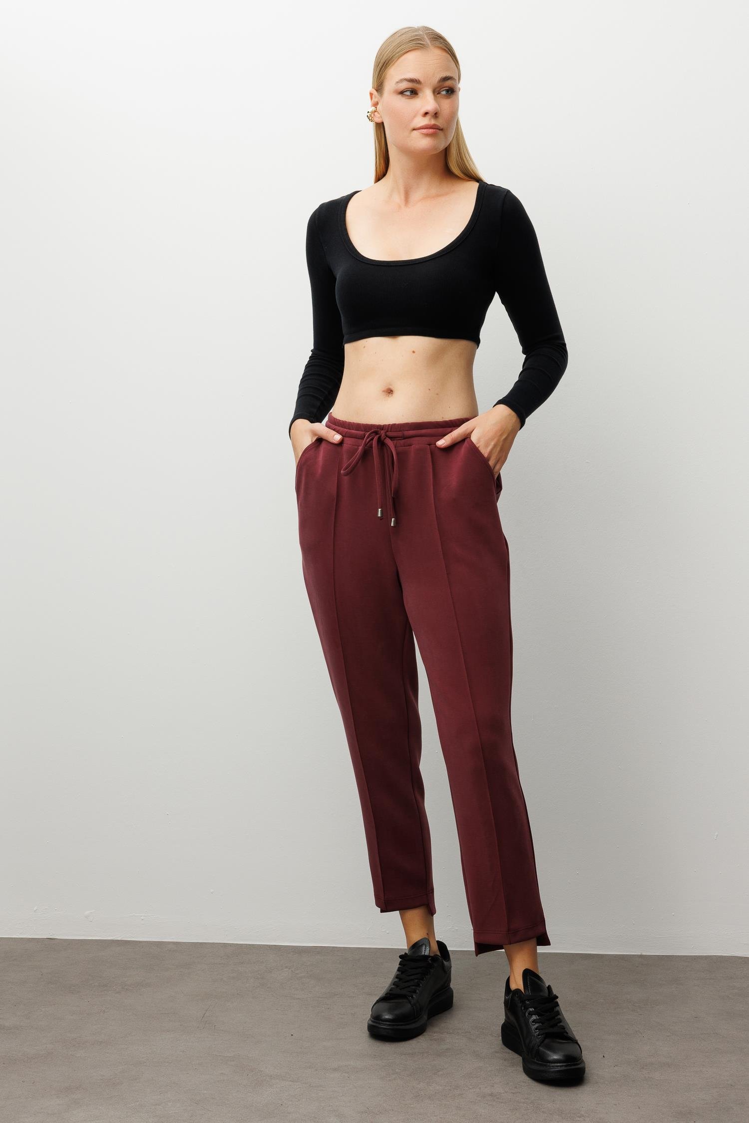 Modailgi  Önde Nervür Detaylı Beli Tünel Bağcıklı Bilek Boy Örme Pantolon - 15065 Bordo