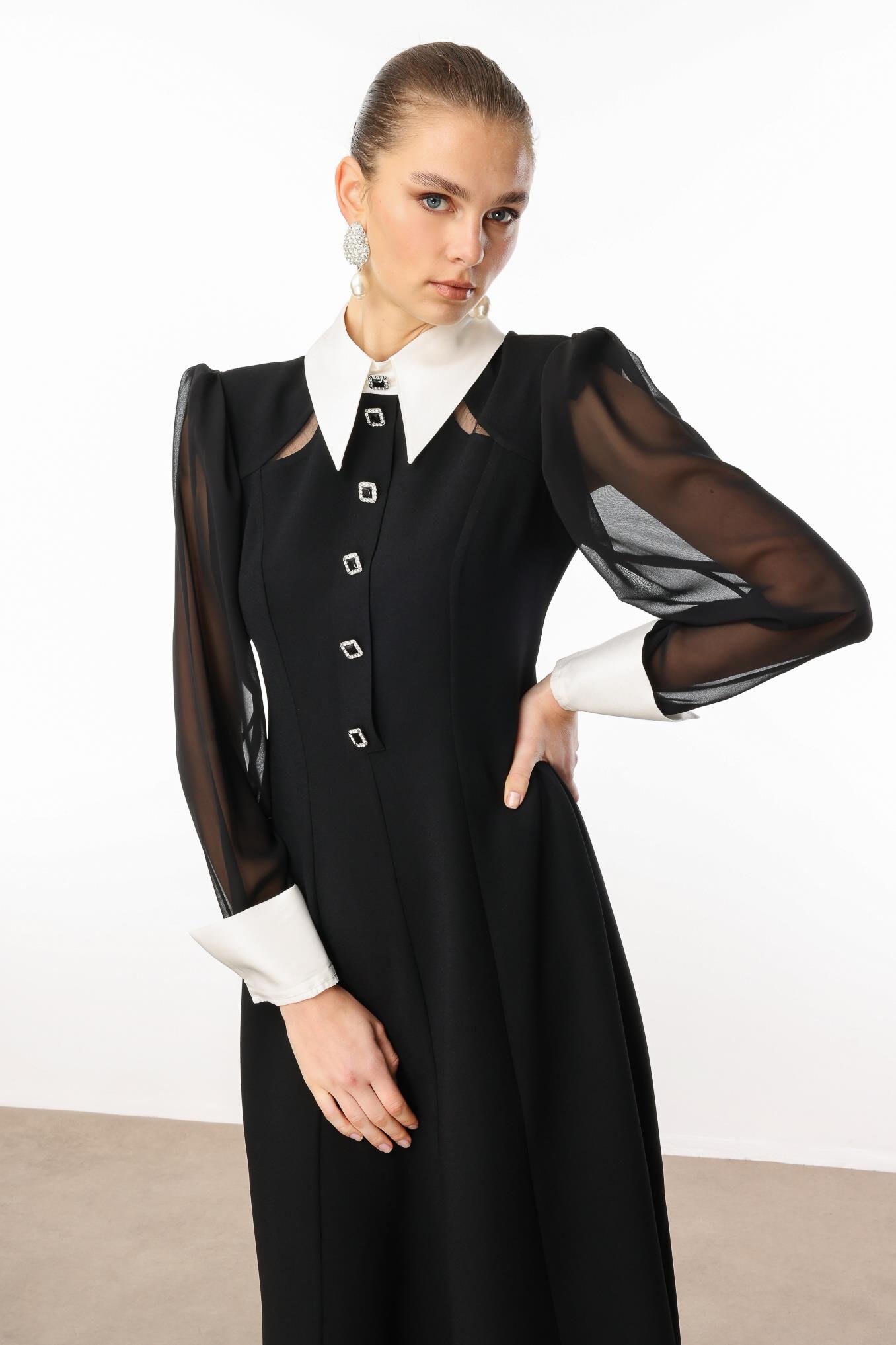 Modailgi  Önlük Yaka Kolları Şifon Kloş Elbise Siyah