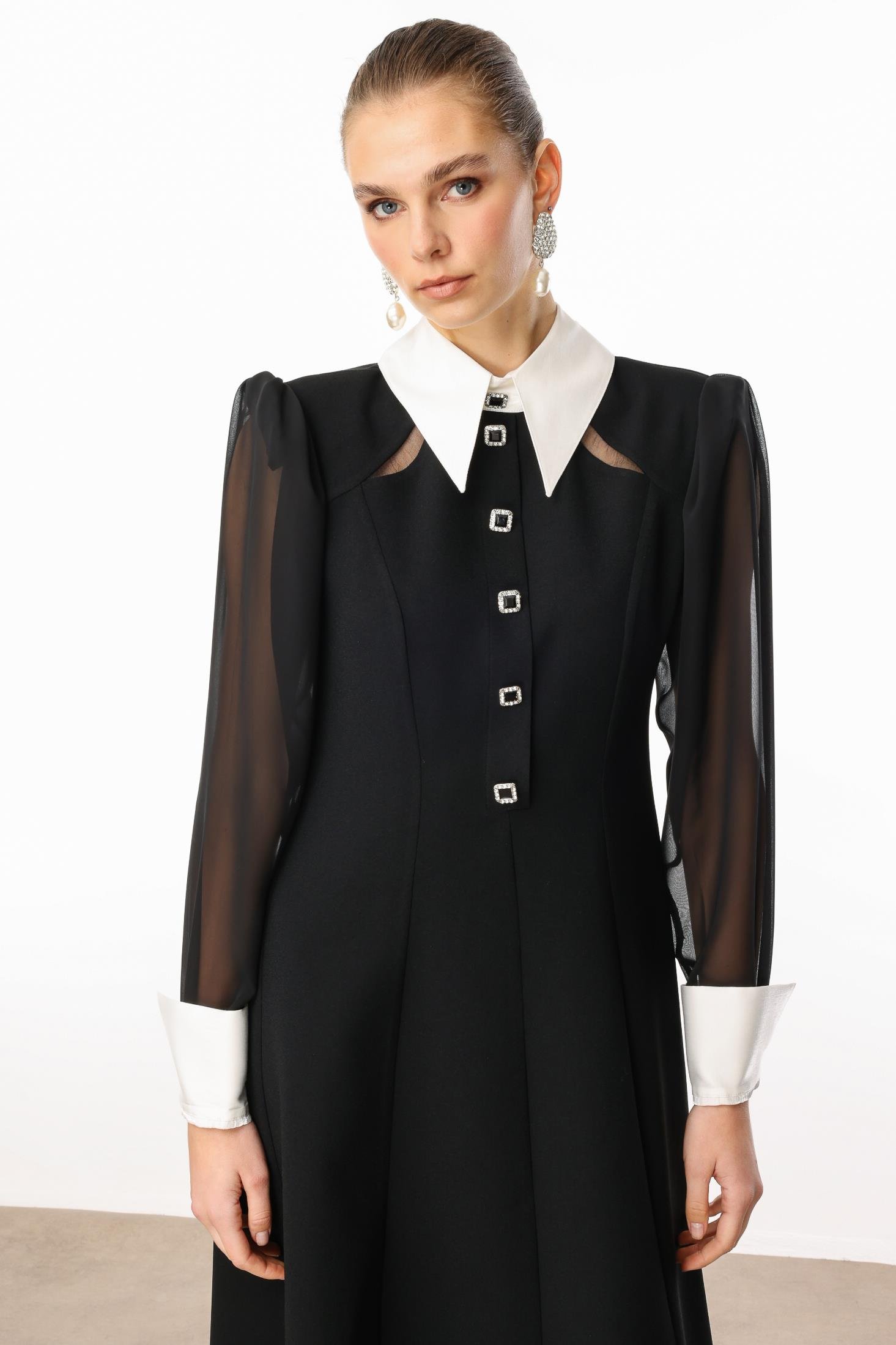 Modailgi  Önlük Yaka Kolları Şifon Kloş Elbise Siyah