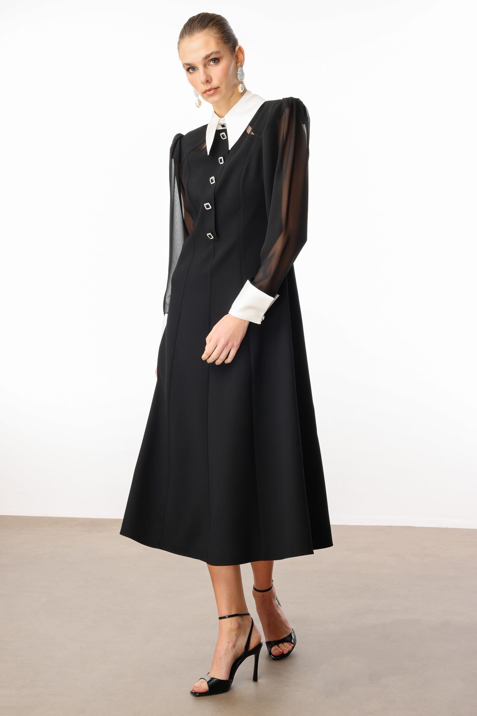 Modailgi  Önlük Yaka Kolları Şifon Kloş Elbise Siyah