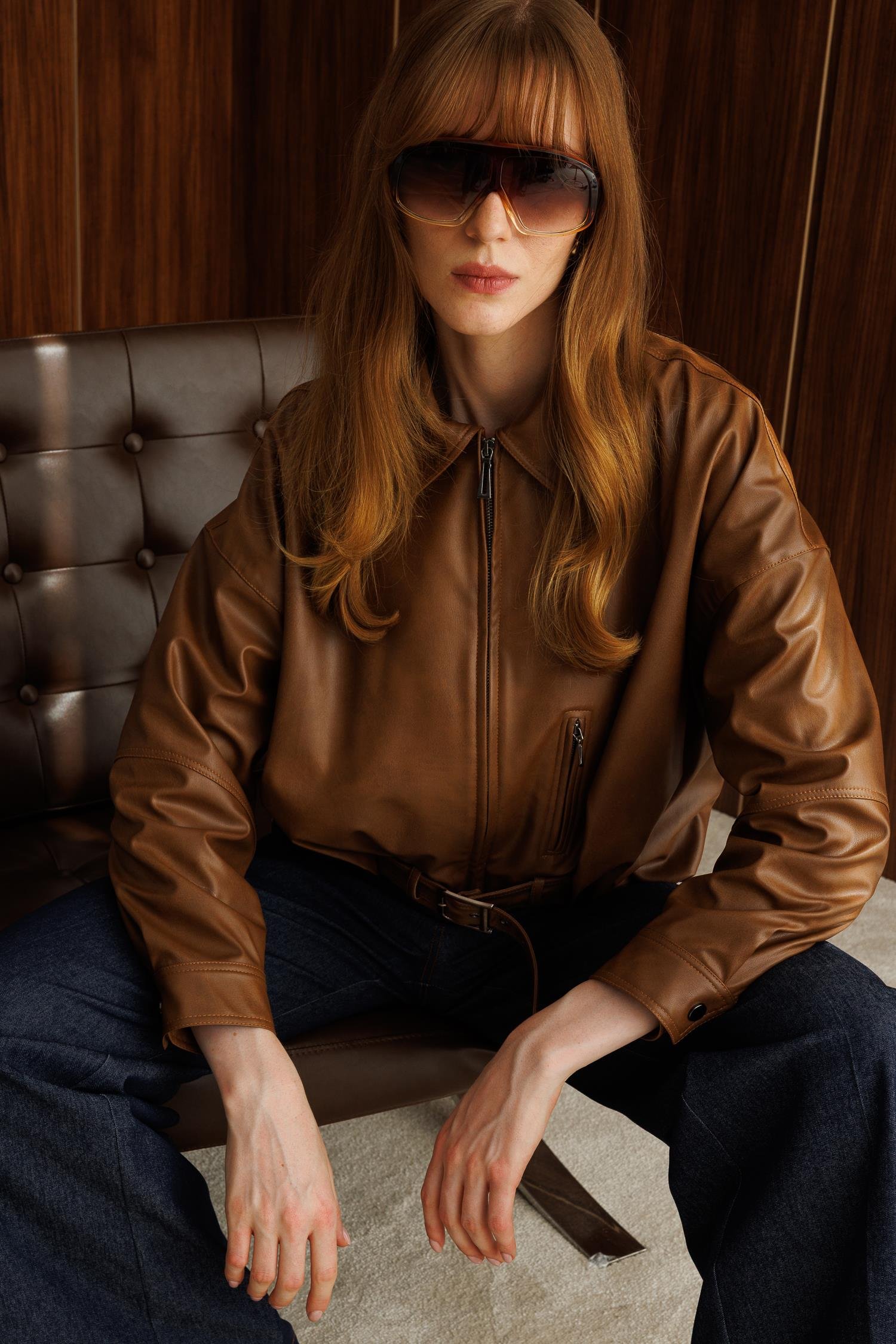 Modailgi  Önü Büzgü ve Kemer Detaylı Oversize Kısa Deri Mont Taba