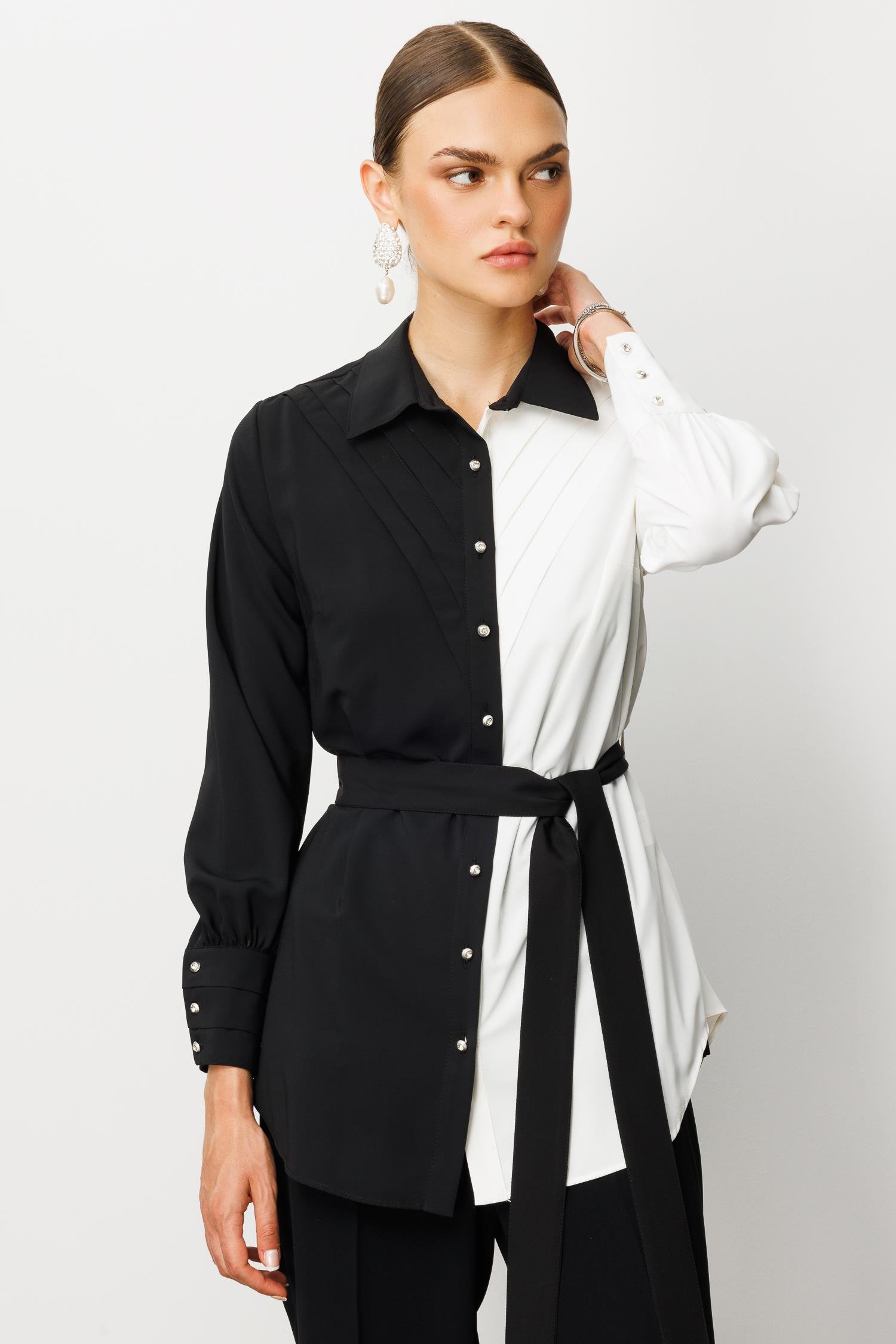 Modailgi  Önü Pileli Kuşaklı Renk Kombinli Gömlek Siyah/Ekru