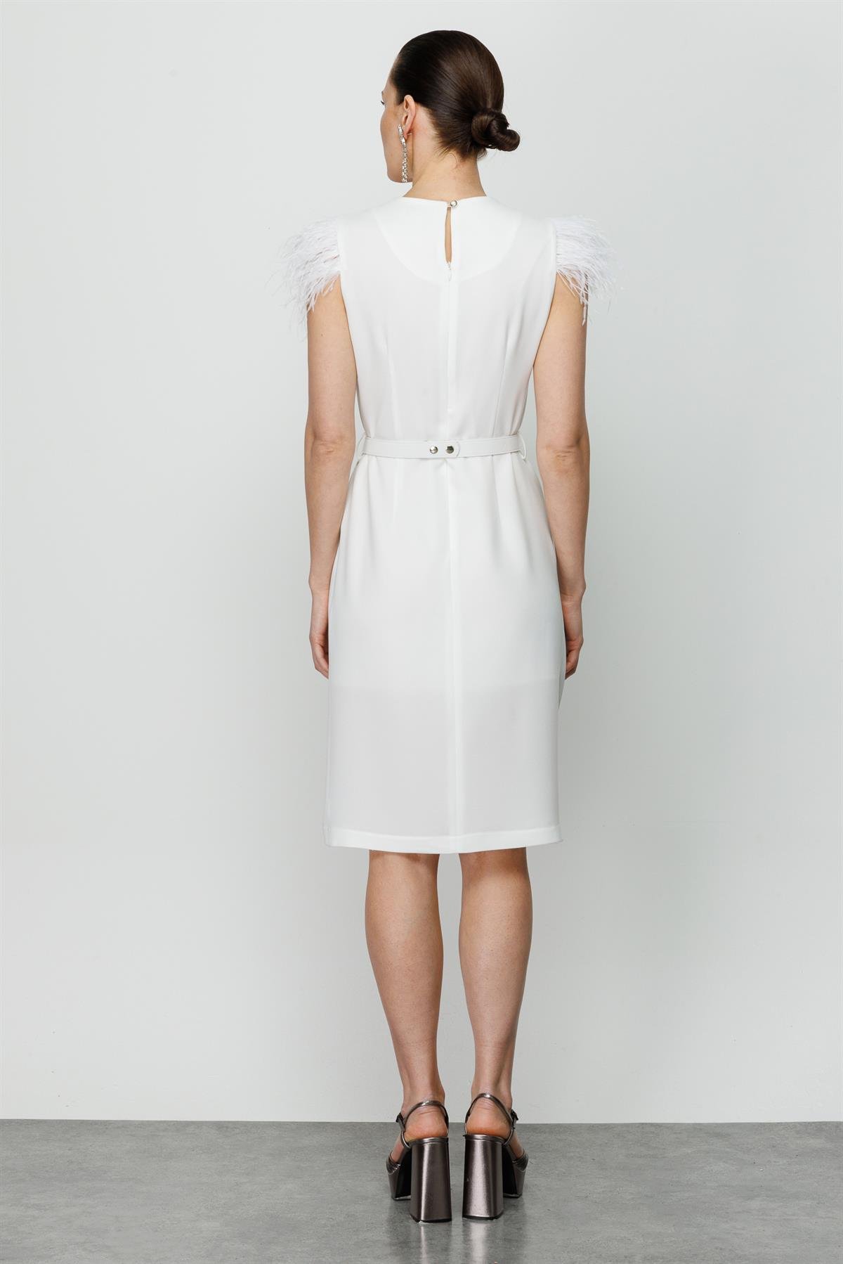 Modailgi  Otriş Detaylı Kruvaze Kolsuz Elbise Ekru