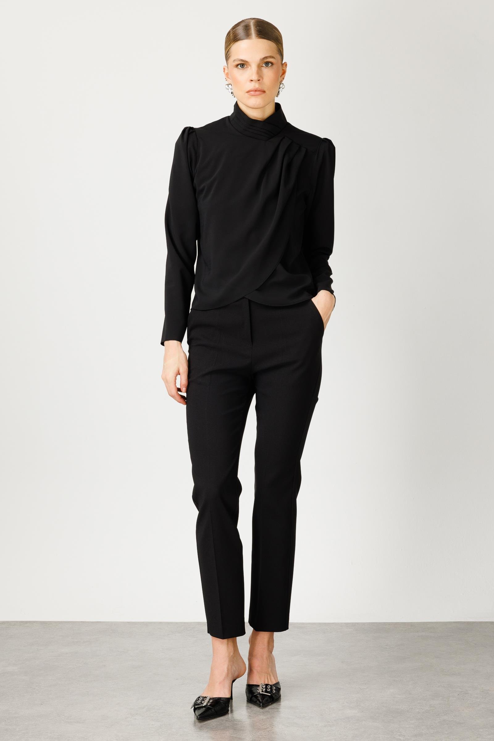 Modailgi  Pile Detaylı Anvelop Bluz Siyah