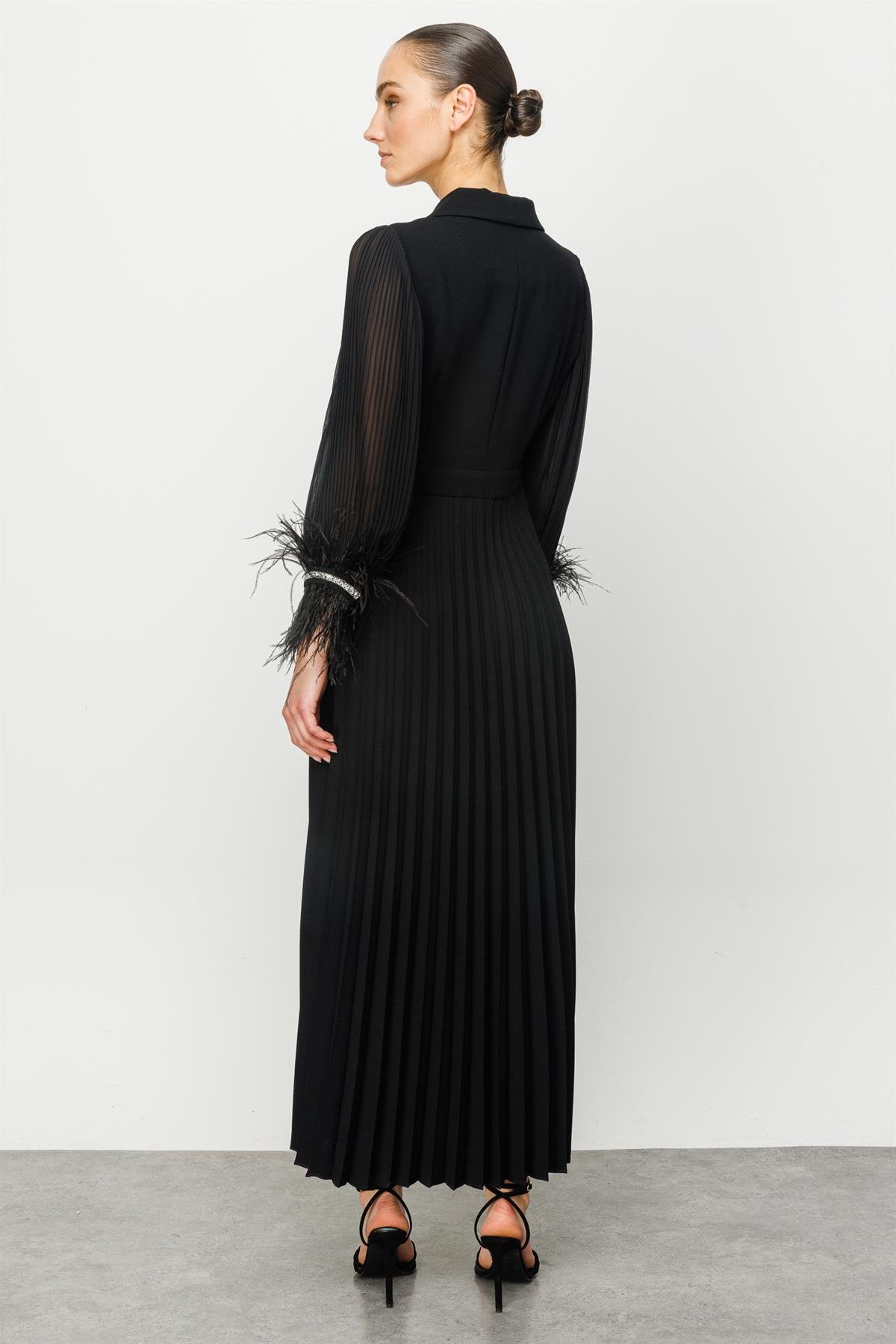 Modailgi  Plise Detaylı Manşeti Otrişli Uzun Elbise Siyah