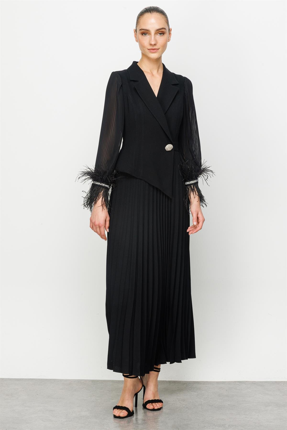 Modailgi  Plise Detaylı Manşeti Otrişli Uzun Elbise Siyah