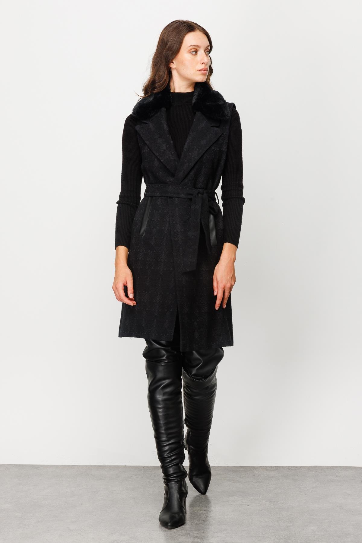 Modailgi  Seyyar Kürklü Jakarlı Yelek Siyah