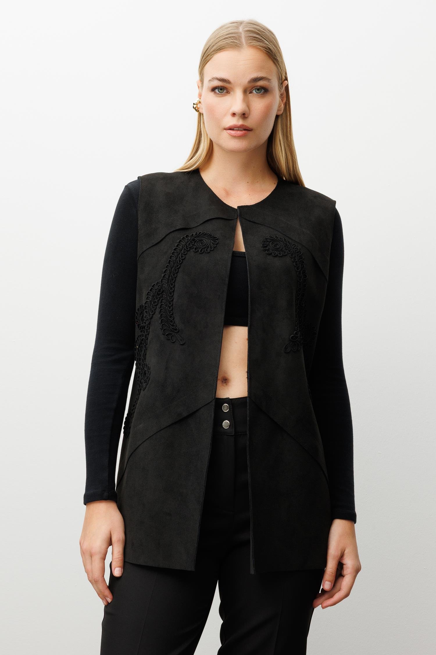 Modailgi  Sıfır Yakalı Havalı Dikiş Ve Lase Nakış Detaylı Uzun Süet Yelek Siyah