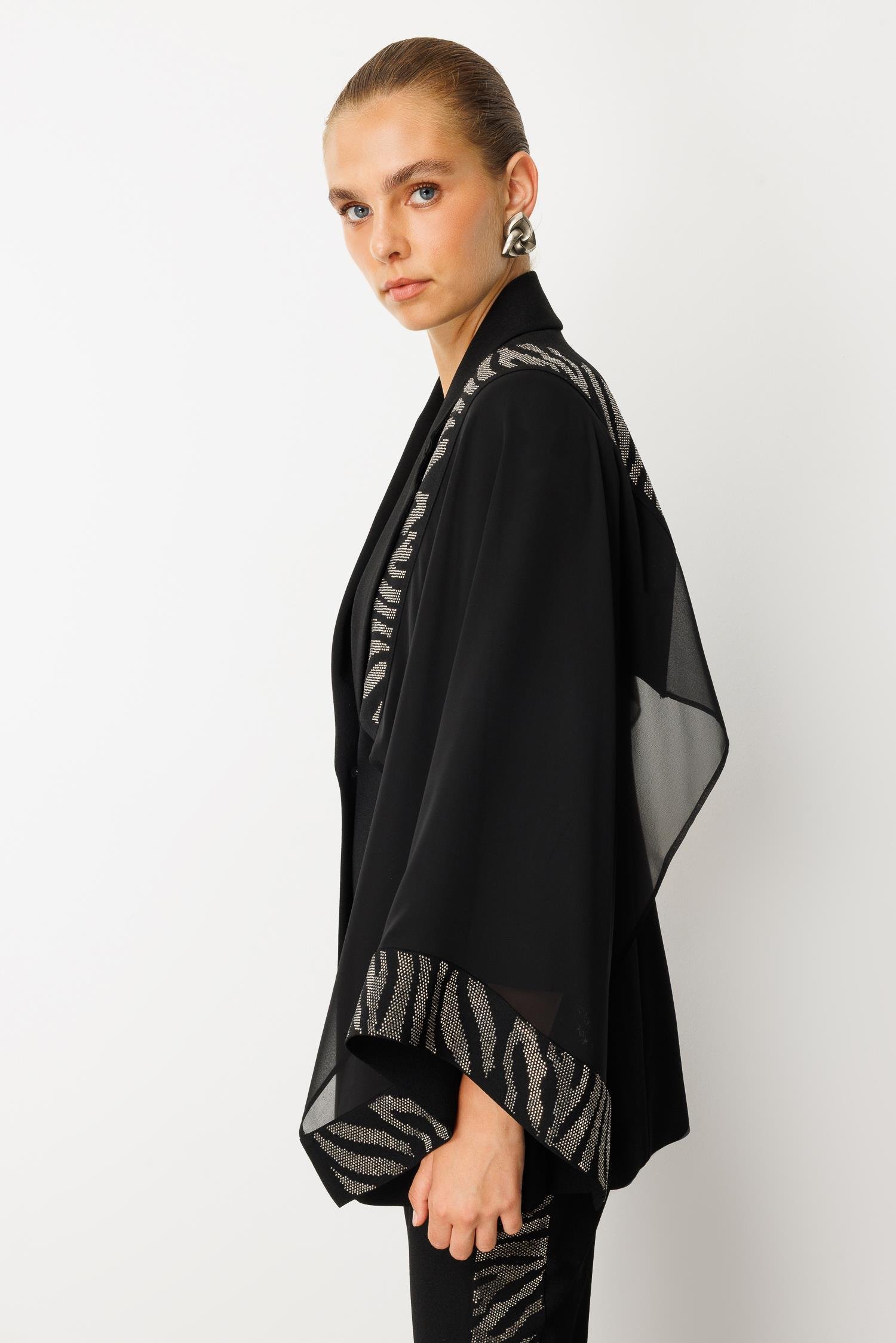 Modailgi  Şifon Pelerin Detaylı Taş İşlemeli Ceket - 40065 Siyah