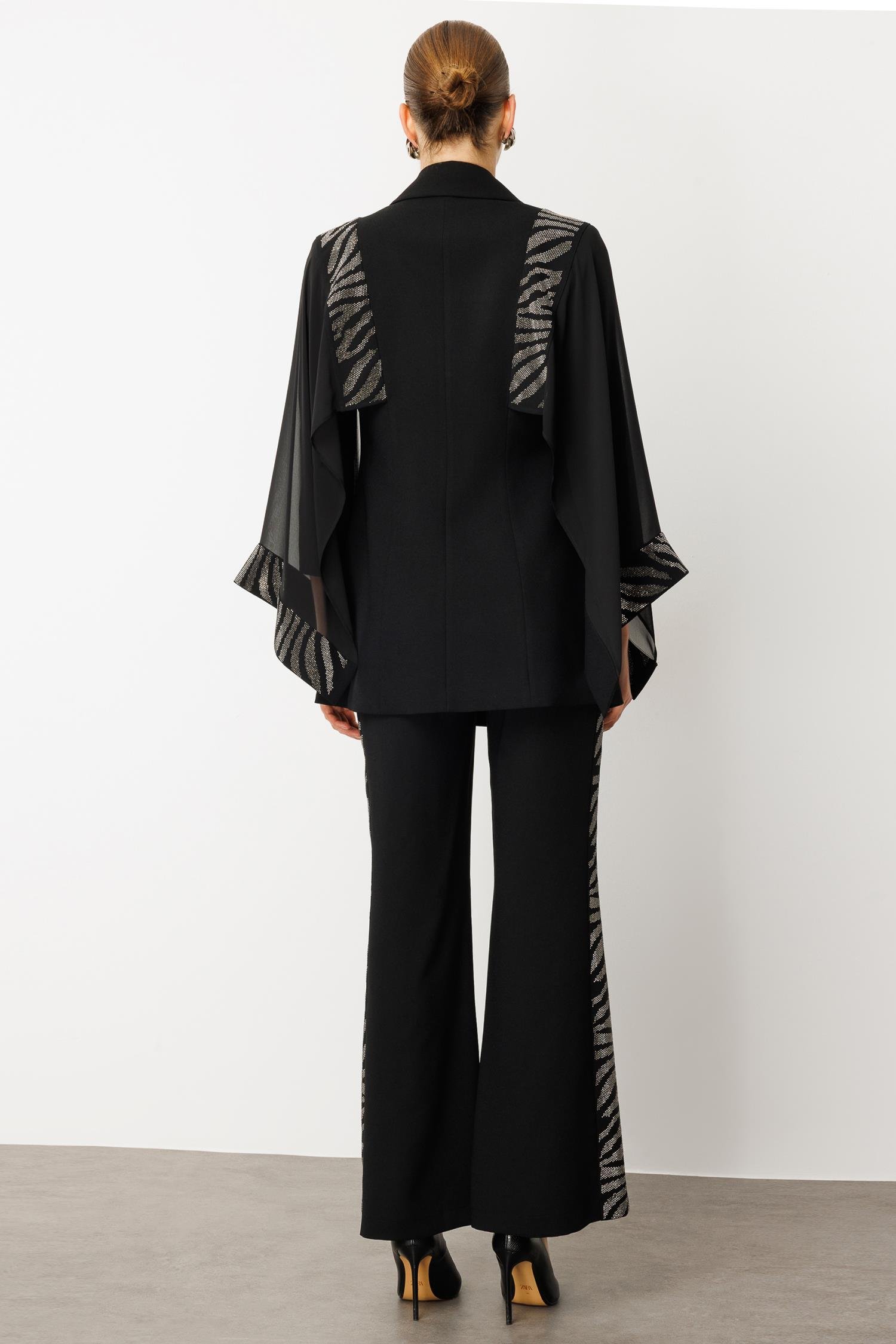 Modailgi  Şifon Pelerin Detaylı Taş İşlemeli Ceket - 40065 Siyah