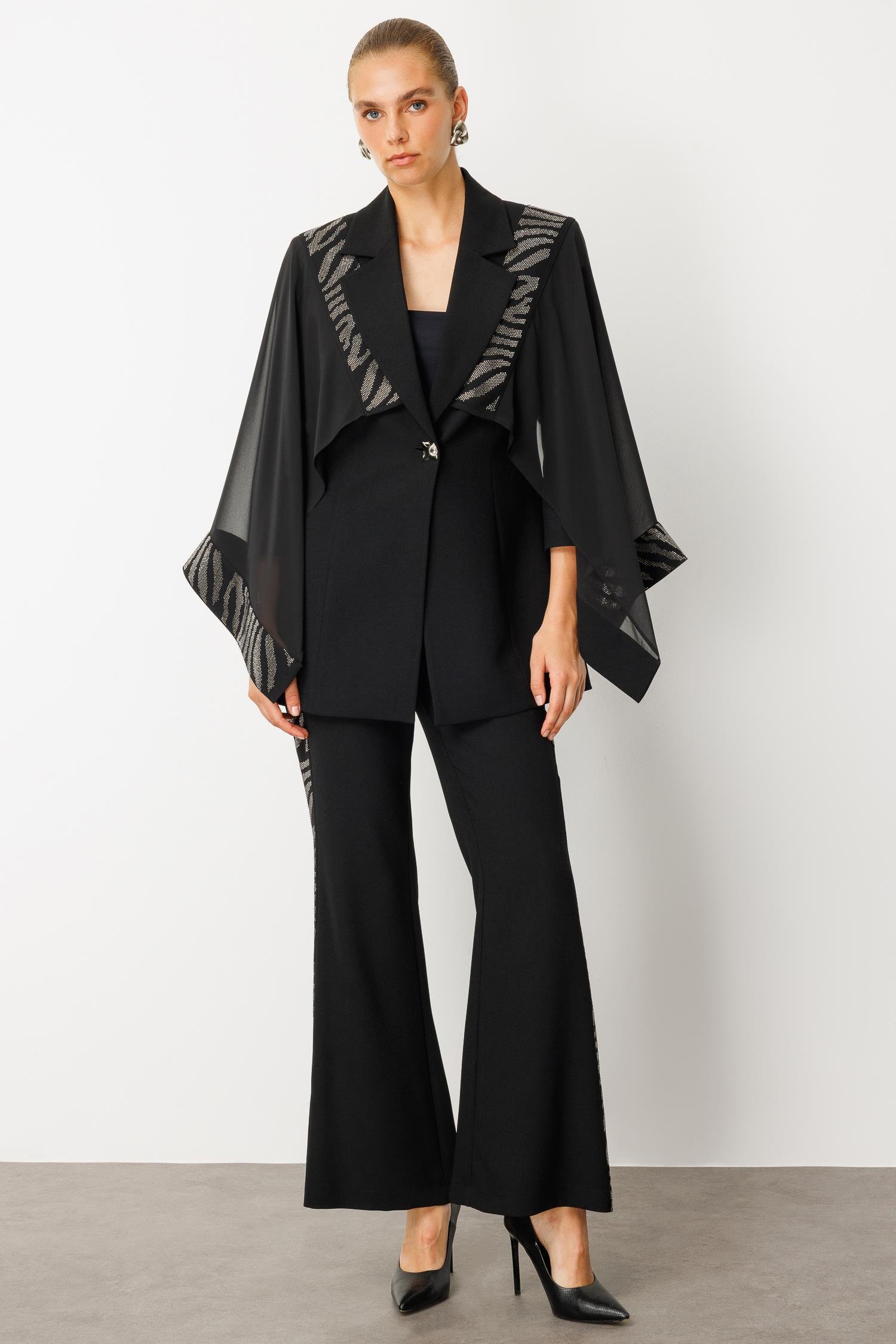 Modailgi  Şifon Pelerin Detaylı Taş İşlemeli Ceket - 40065 Siyah