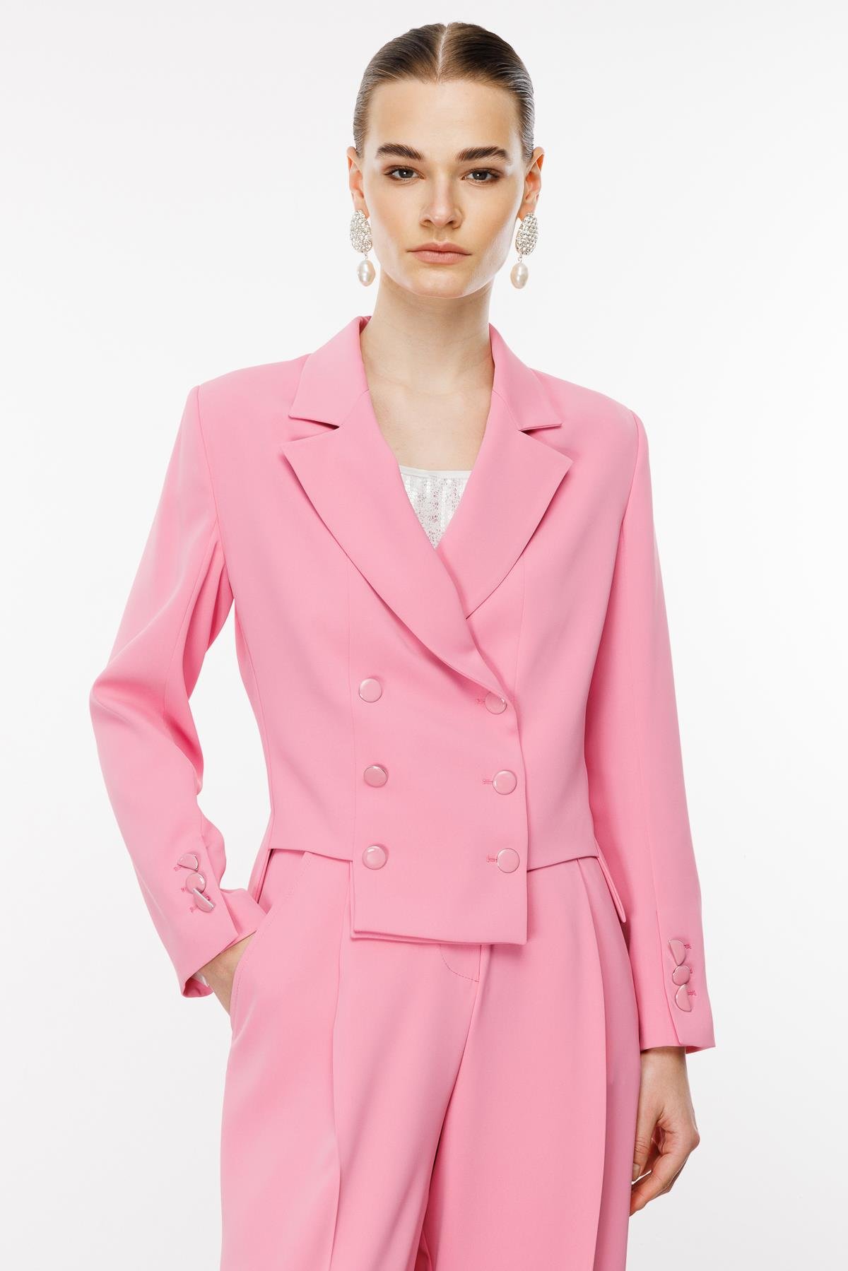 Modailgi  Simetrik Kesik Detaylı Kısa Astarlı Ceket Pembe