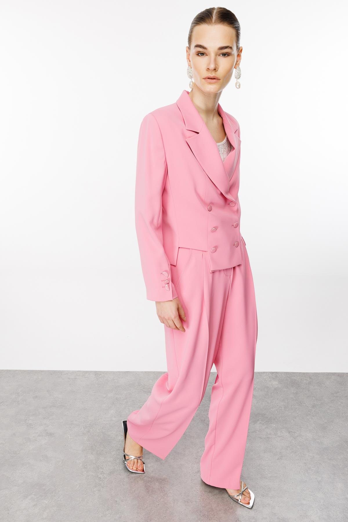 Modailgi  Simetrik Kesik Detaylı Kısa Astarlı Ceket Pembe