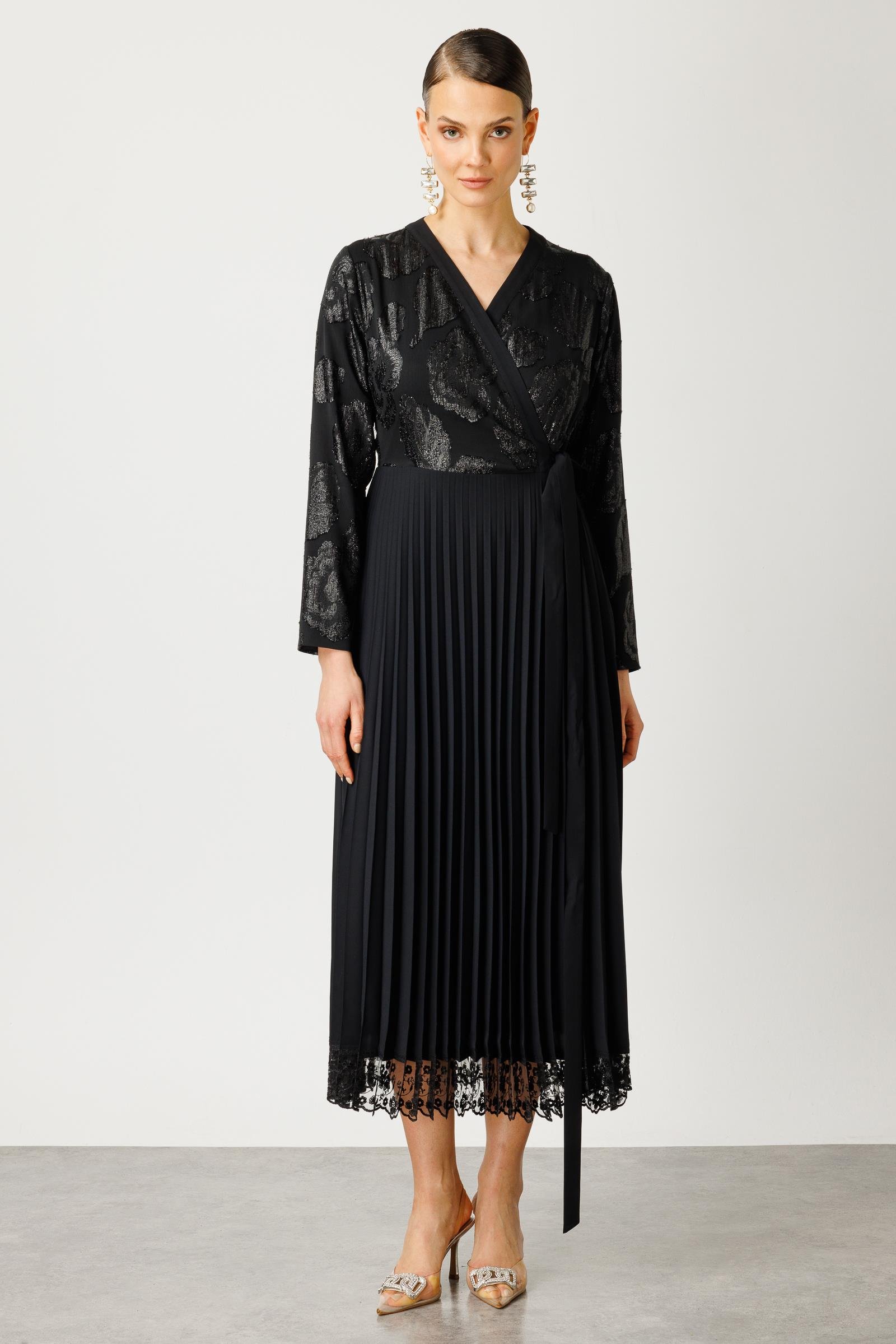 Modailgi  Simli Çiçek Jakarlı Eteği Plisoley Kruvaze Elbise Siyah