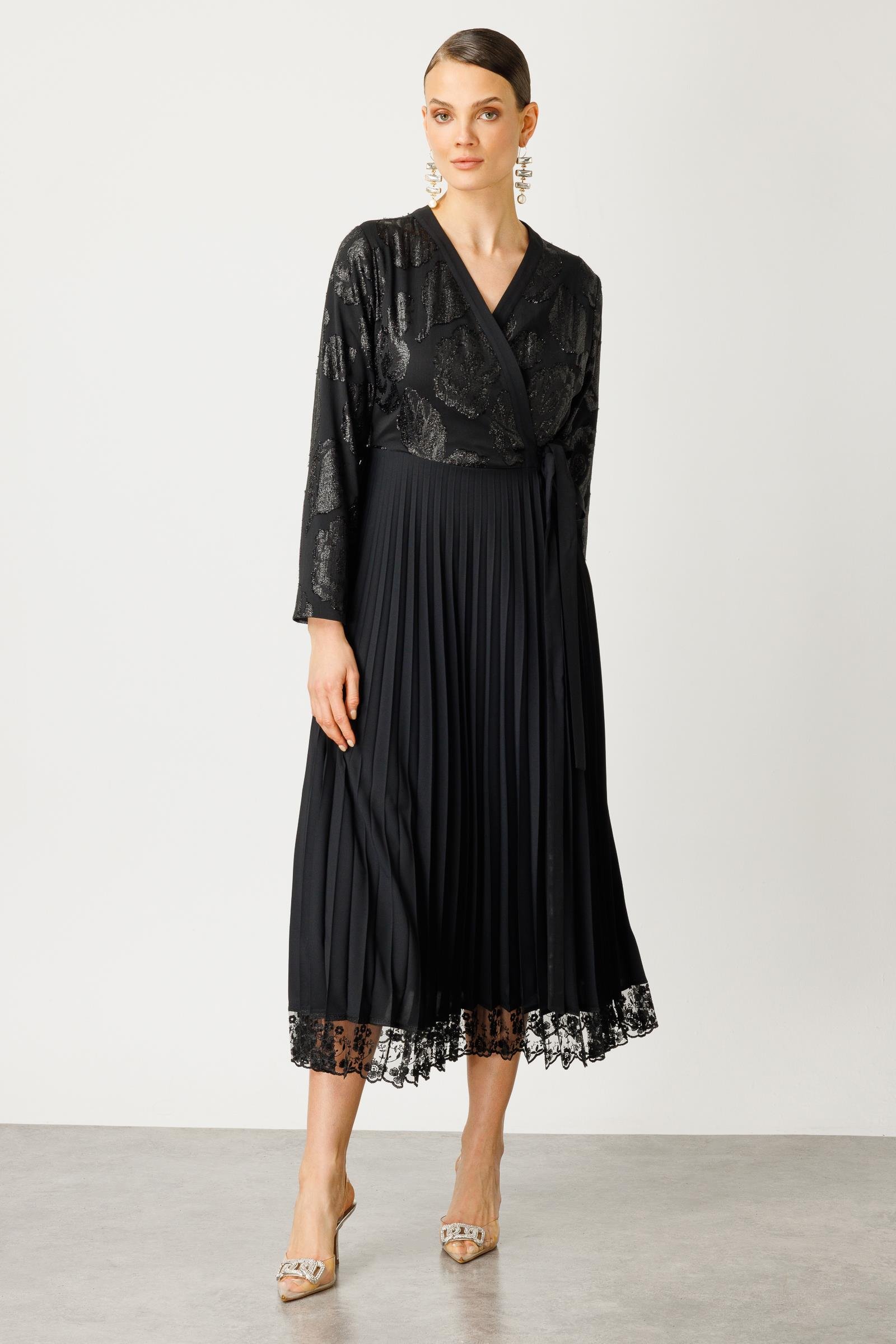 Modailgi  Simli Çiçek Jakarlı Eteği Plisoley Kruvaze Elbise Siyah