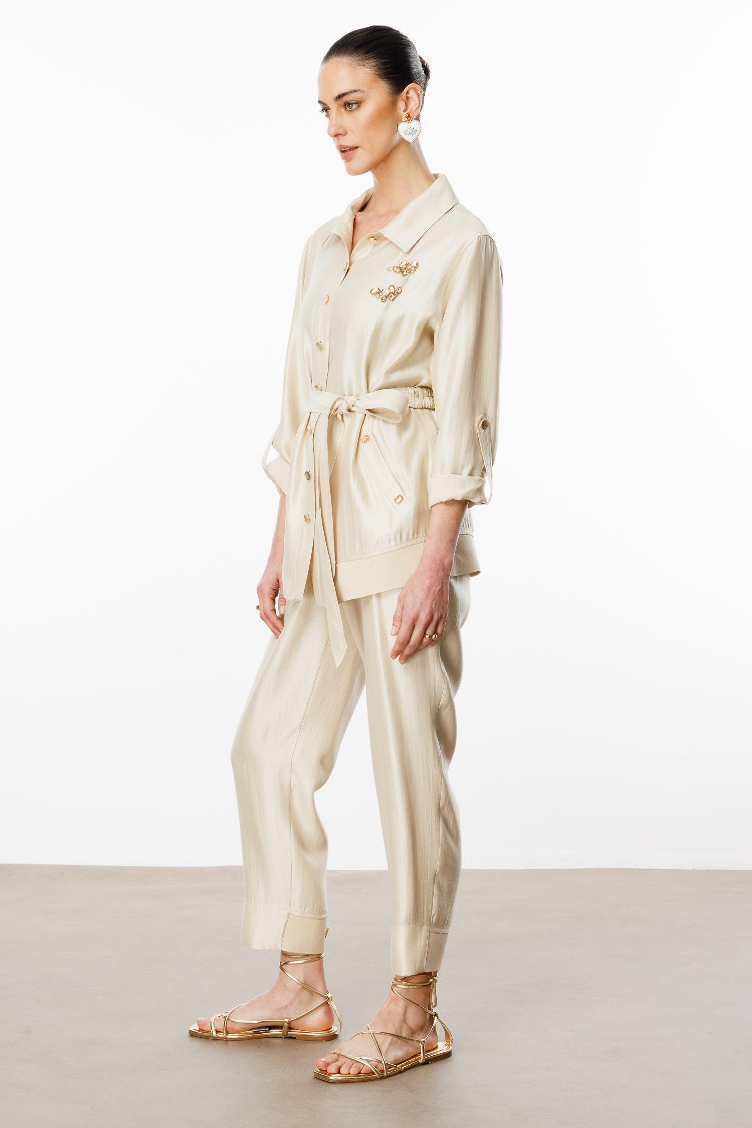 Modailgi  Şömziye Yaka Lastikli Kuşak Detaylı İşlemeli Tunik Bej