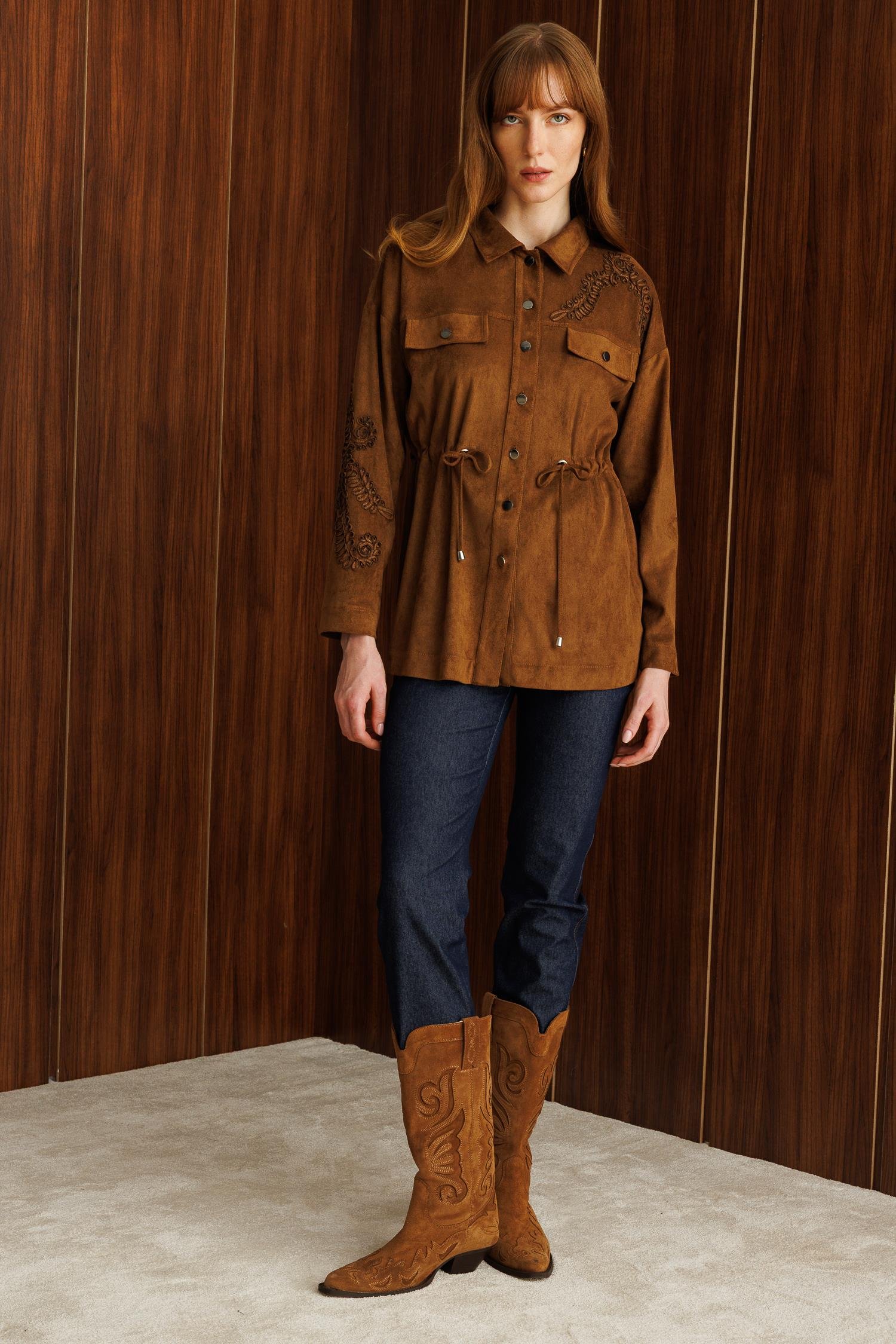 Modailgi  Şömziye Yakalı Roba Ve Kapak Cep Detaylı Belde Tünel Bağcıklı Lase Nakış Gömlek Taba