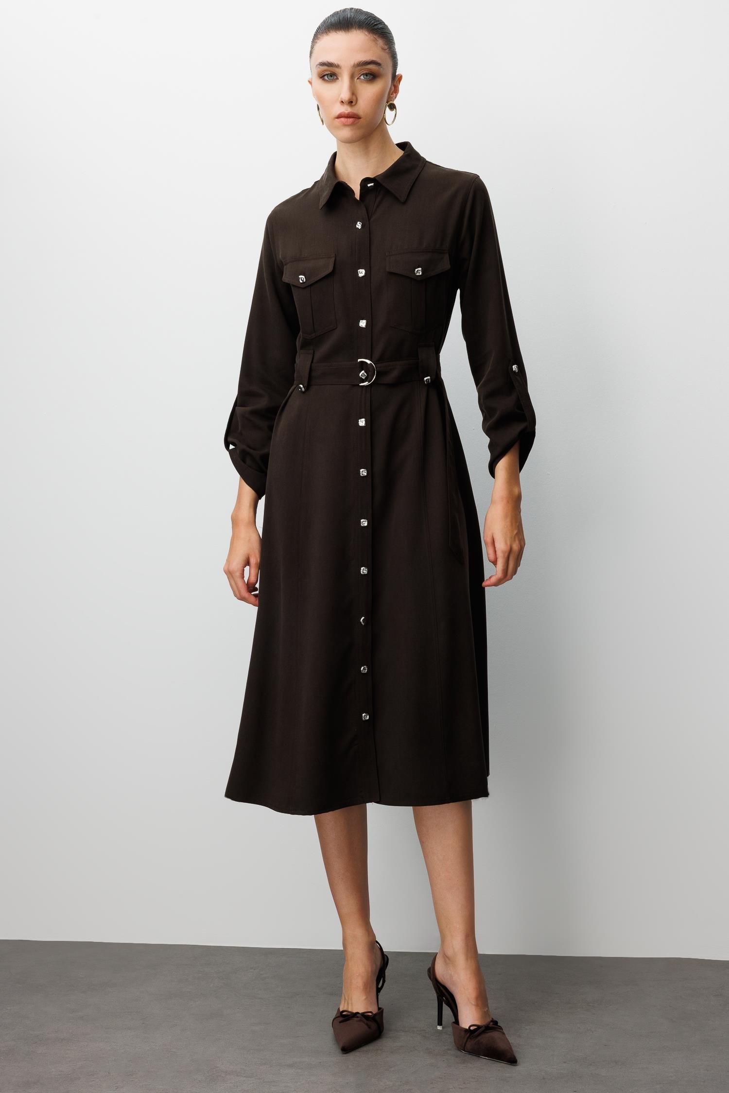 Modailgi  Spor Dikiş Detaylı Belde Kuşaklı Apoletli Midi Boy Gömlek Elbise Kahve