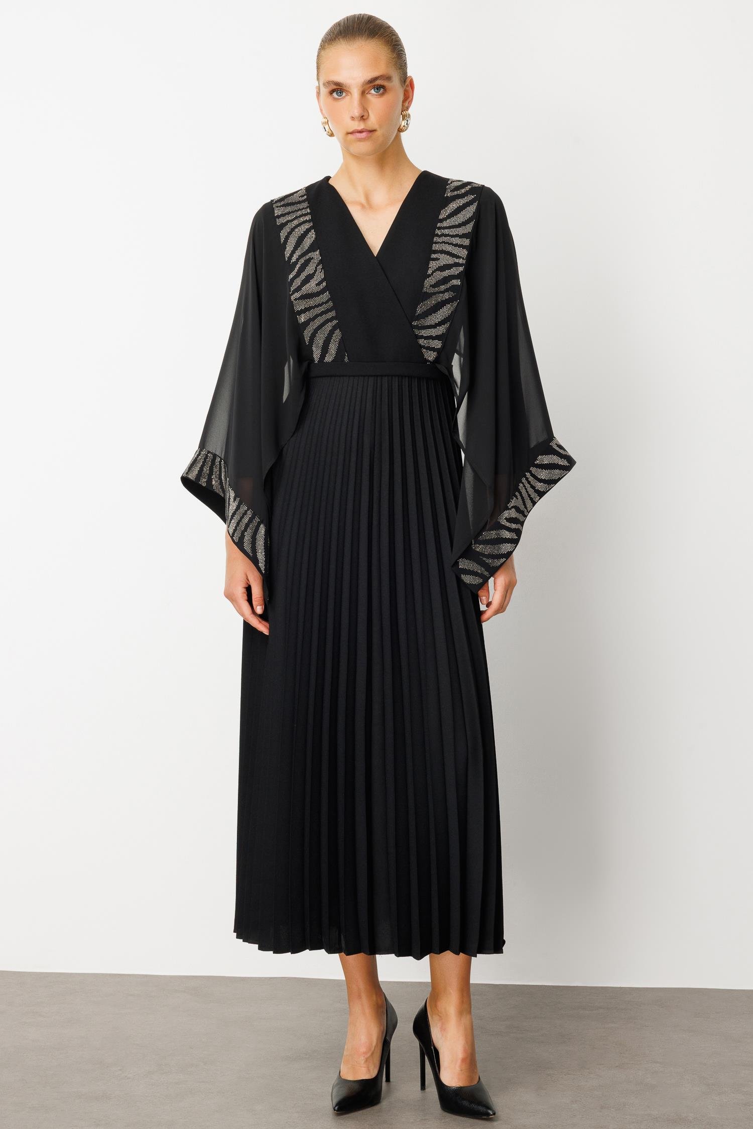 Modailgi  Taş Detaylı Pelerin Kollu Pilisoley Elbise Siyah