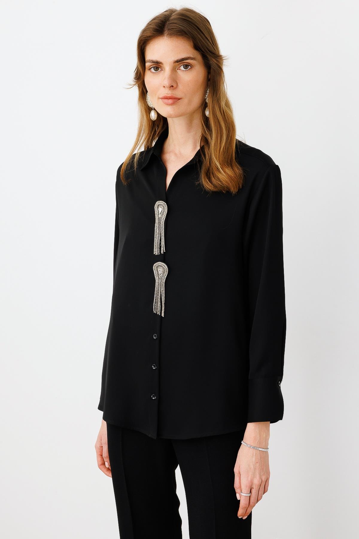 Modailgi  Taşlı Broş Aksesuarlı Rahat Kesim Gömlek Siyah