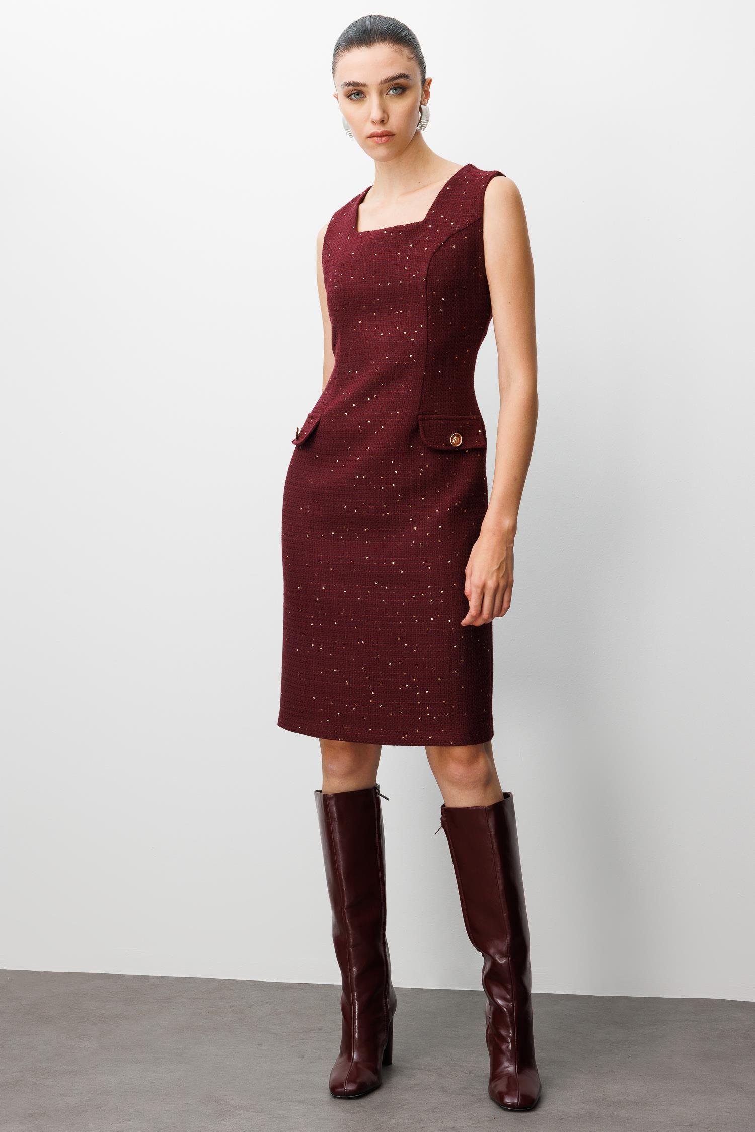 Modailgi  U Yaka Kolsuz Yarım Kuplu Kapak Cep Detaylı Formlu Elbise Bordo