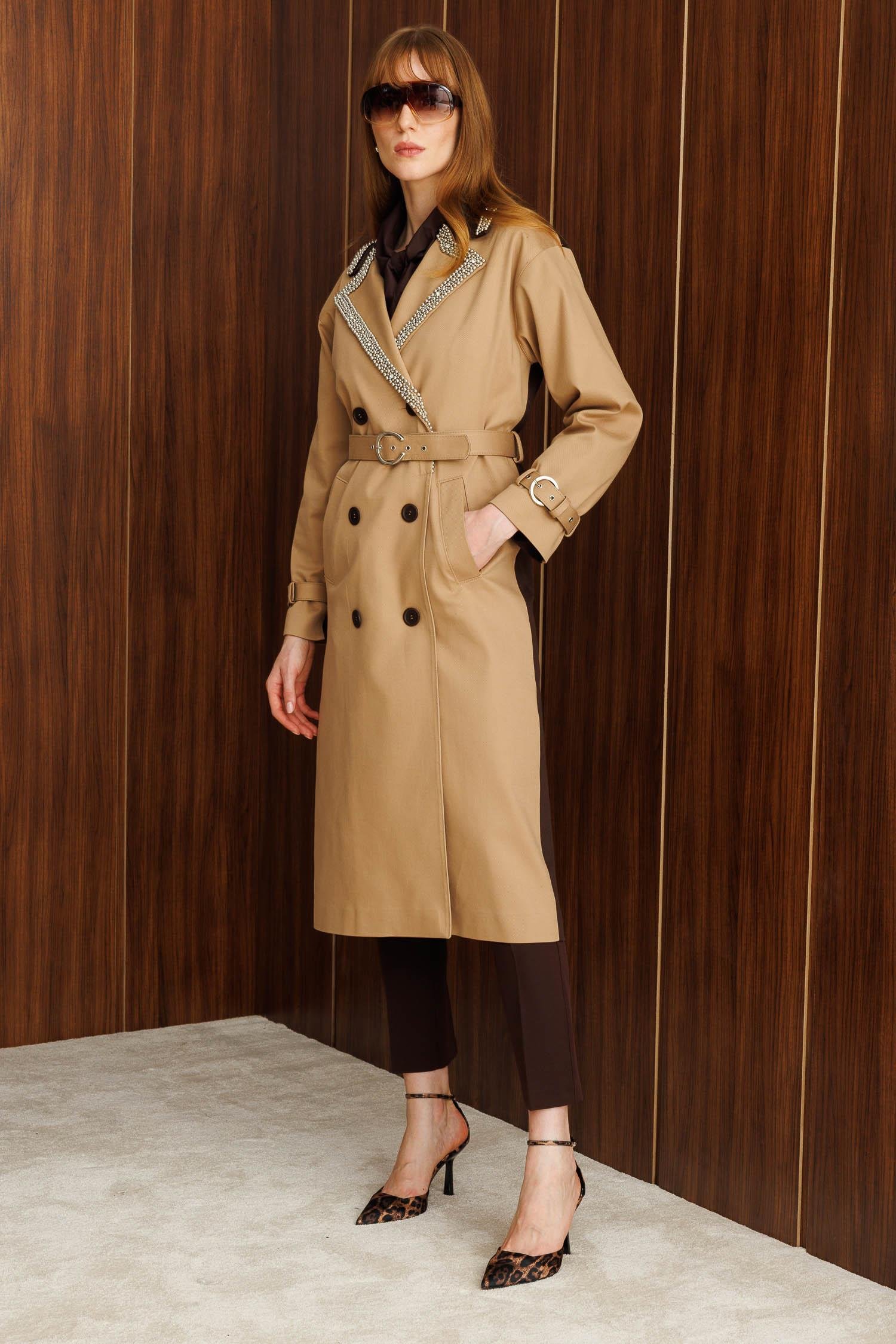 Modailgi  Yakası İnci Ve Taş İşlemeli Kruvaze Kapamalı Kemer Detaylı Oversize Trençkot Camel/Kahve