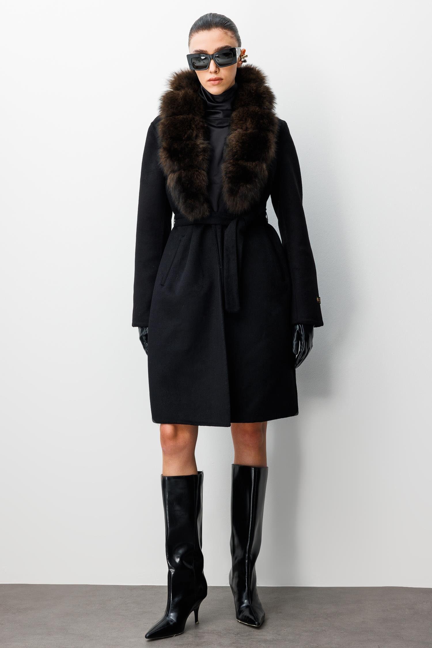 Modailgi  Yakası Kürklü Belden Kuşaklı Alpaca Kaban Siyah