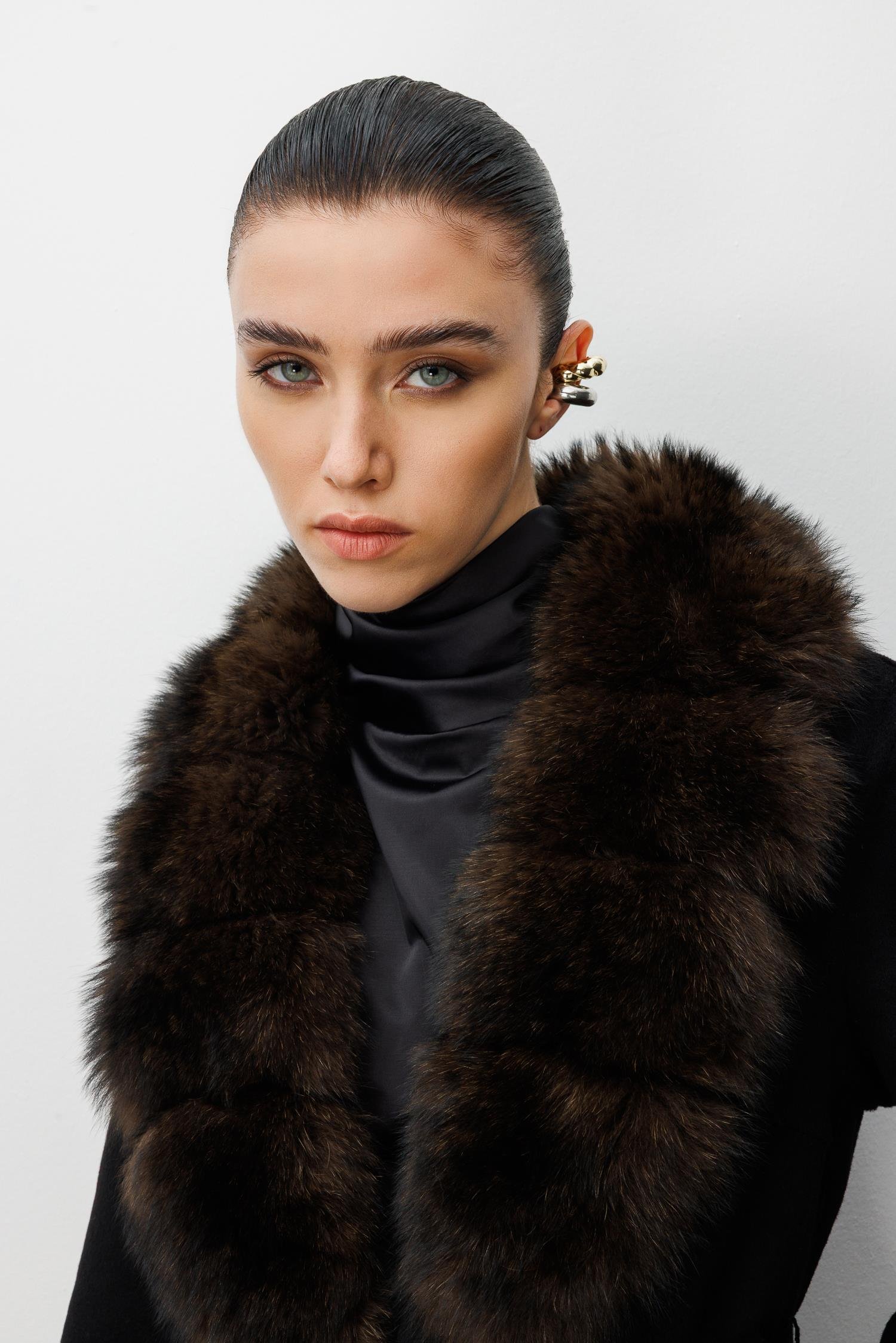 Modailgi  Yakası Kürklü Belden Kuşaklı Alpaca Kaban Siyah