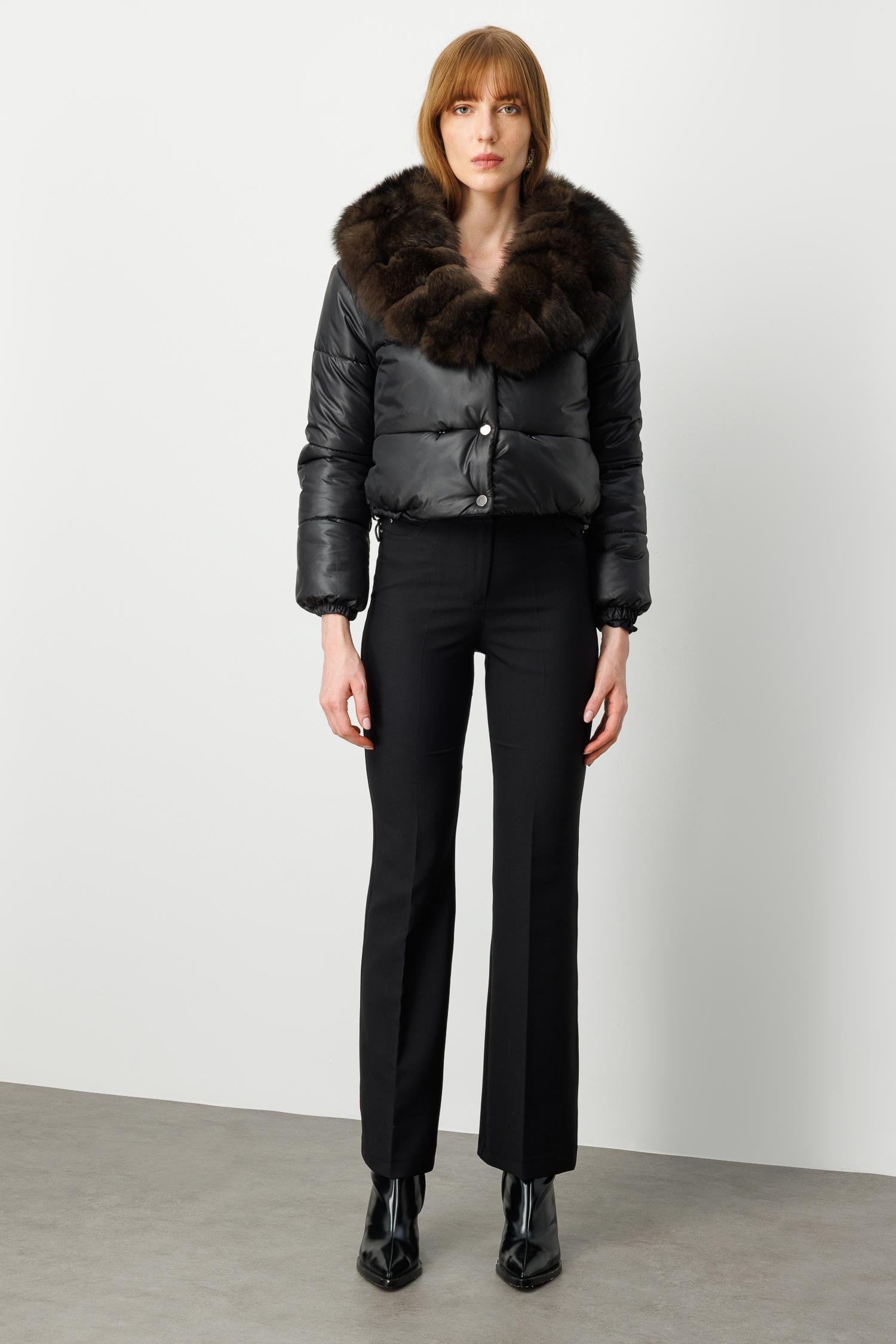 Modailgi  Yakası Kürklü Çıtçıtlı Kısa Şişme Kaban Siyah