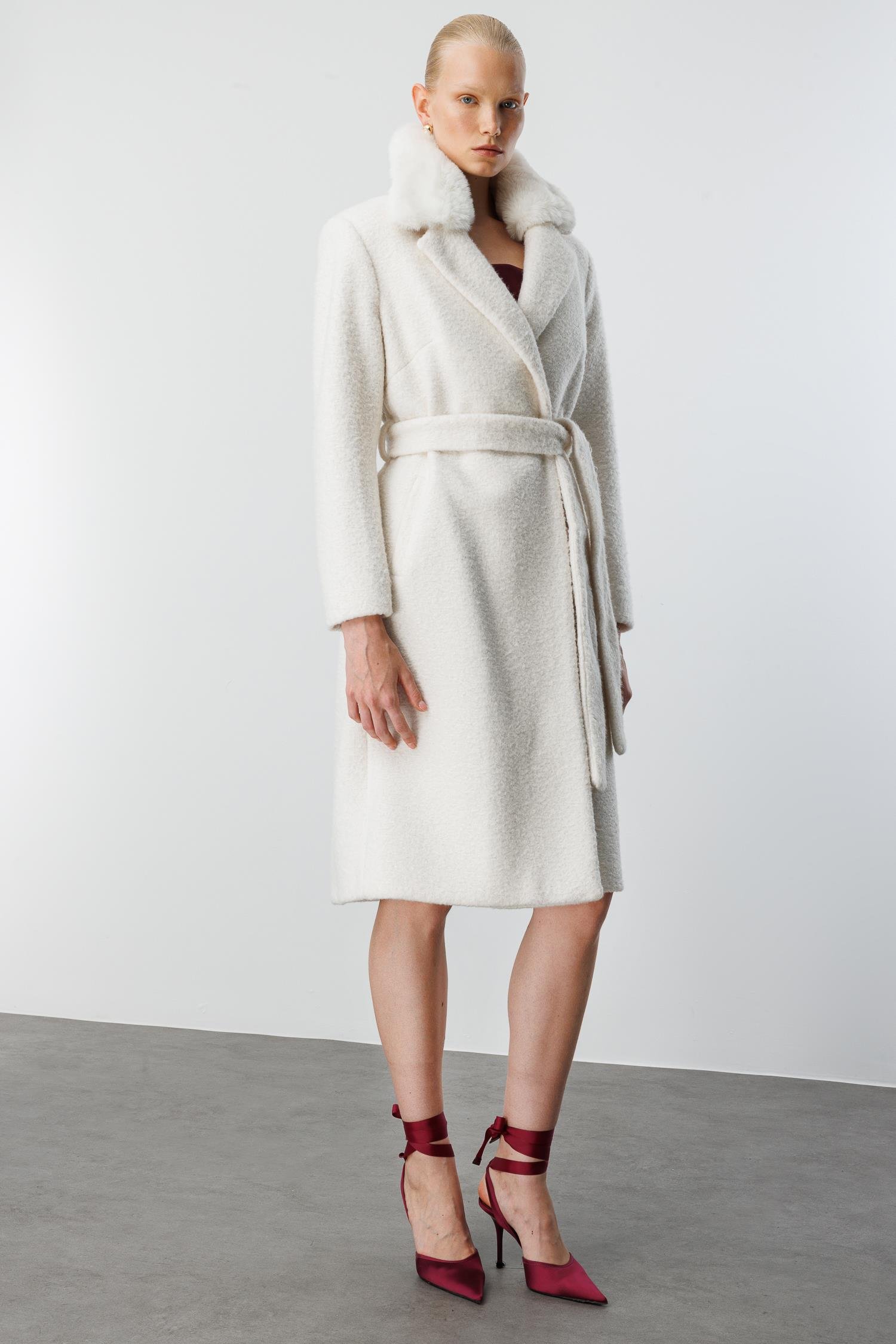 Modailgi  Yakası Kürklü Kırçıllı Uzun Kaşe Kaban Kemik