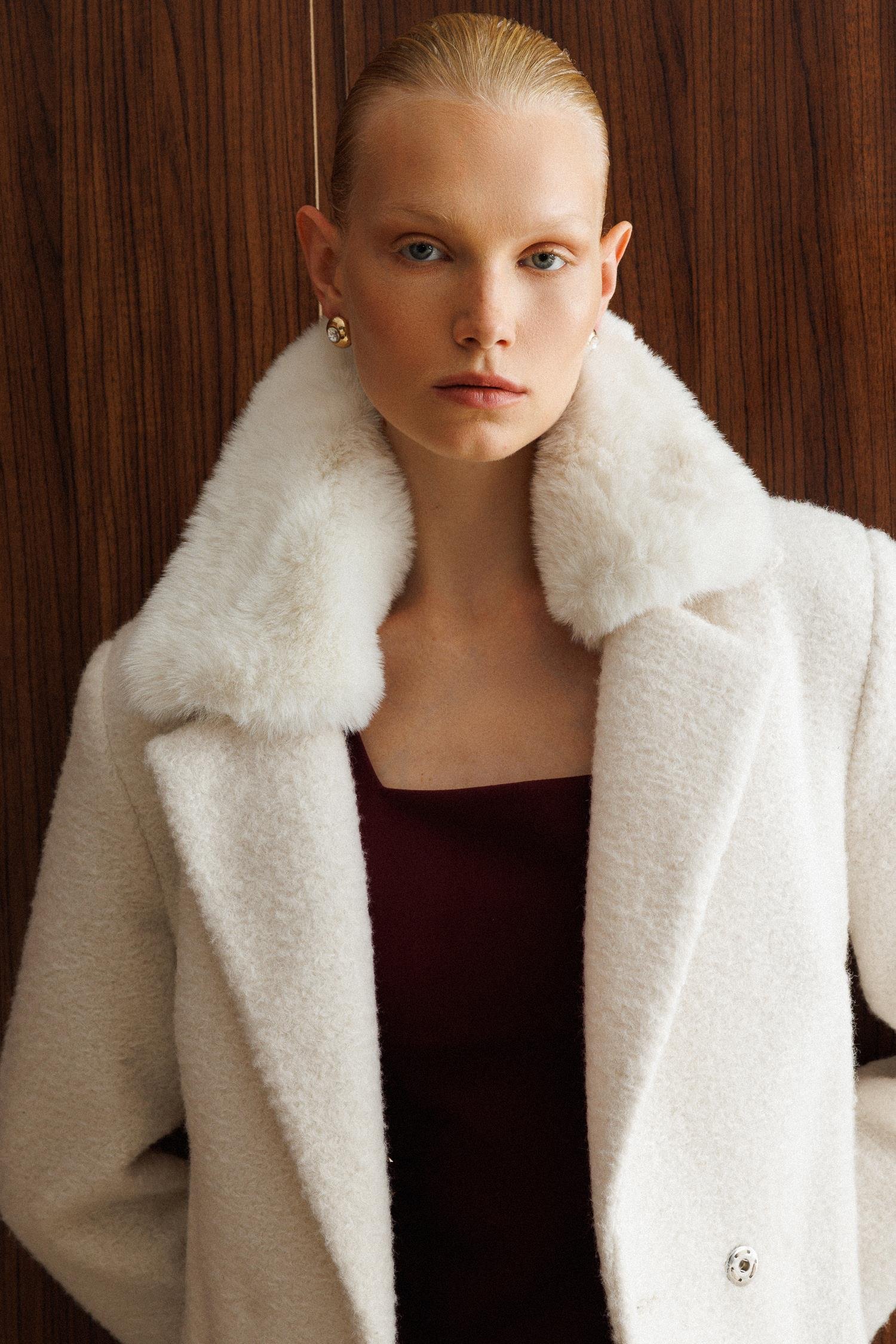 Modailgi  Yakası Kürklü Kırçıllı Uzun Kaşe Kaban Kemik