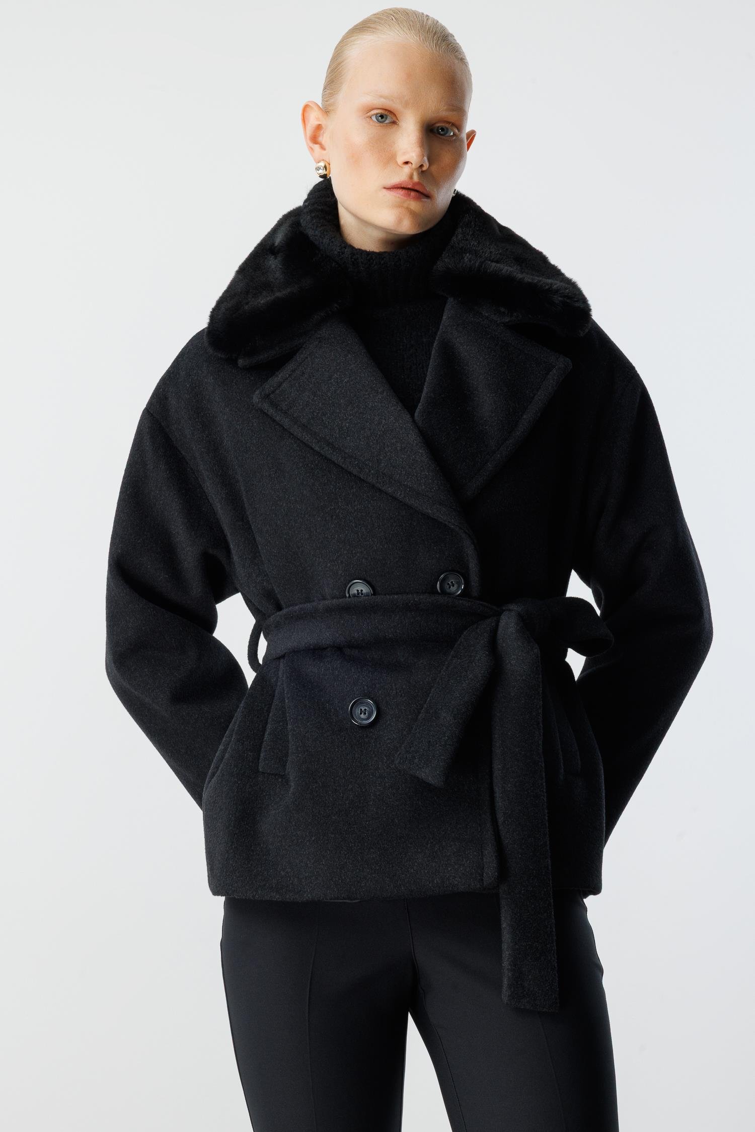 Modailgi  Yakası Kürklü Kruvaze Kemerli Kısa Kaşe Kaban Siyah