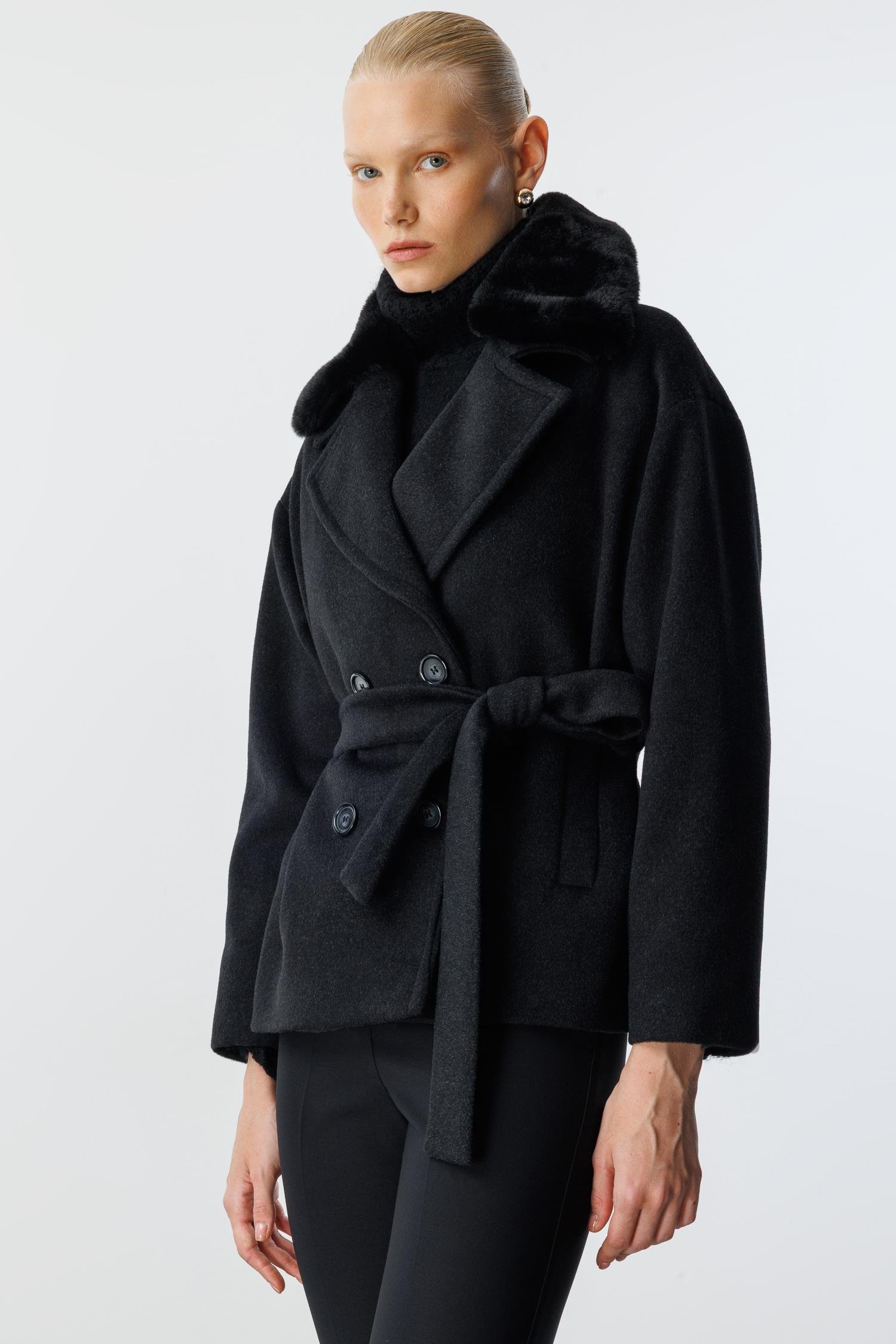 Modailgi  Yakası Kürklü Kruvaze Kemerli Kısa Kaşe Kaban Siyah