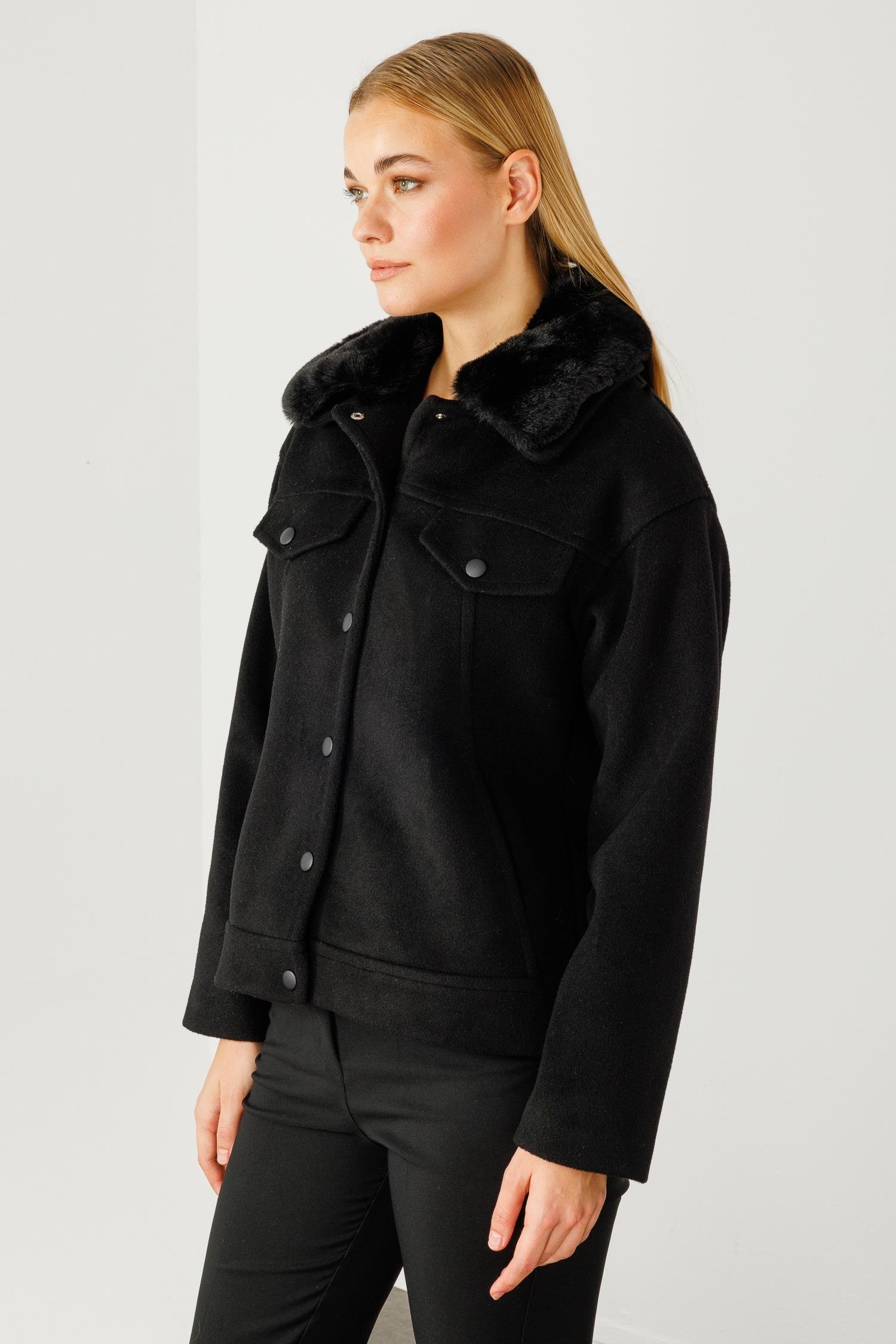 Modailgi  Yakası Kürklü Önden Kapamalı Kısa Kaşe Kaban Siyah