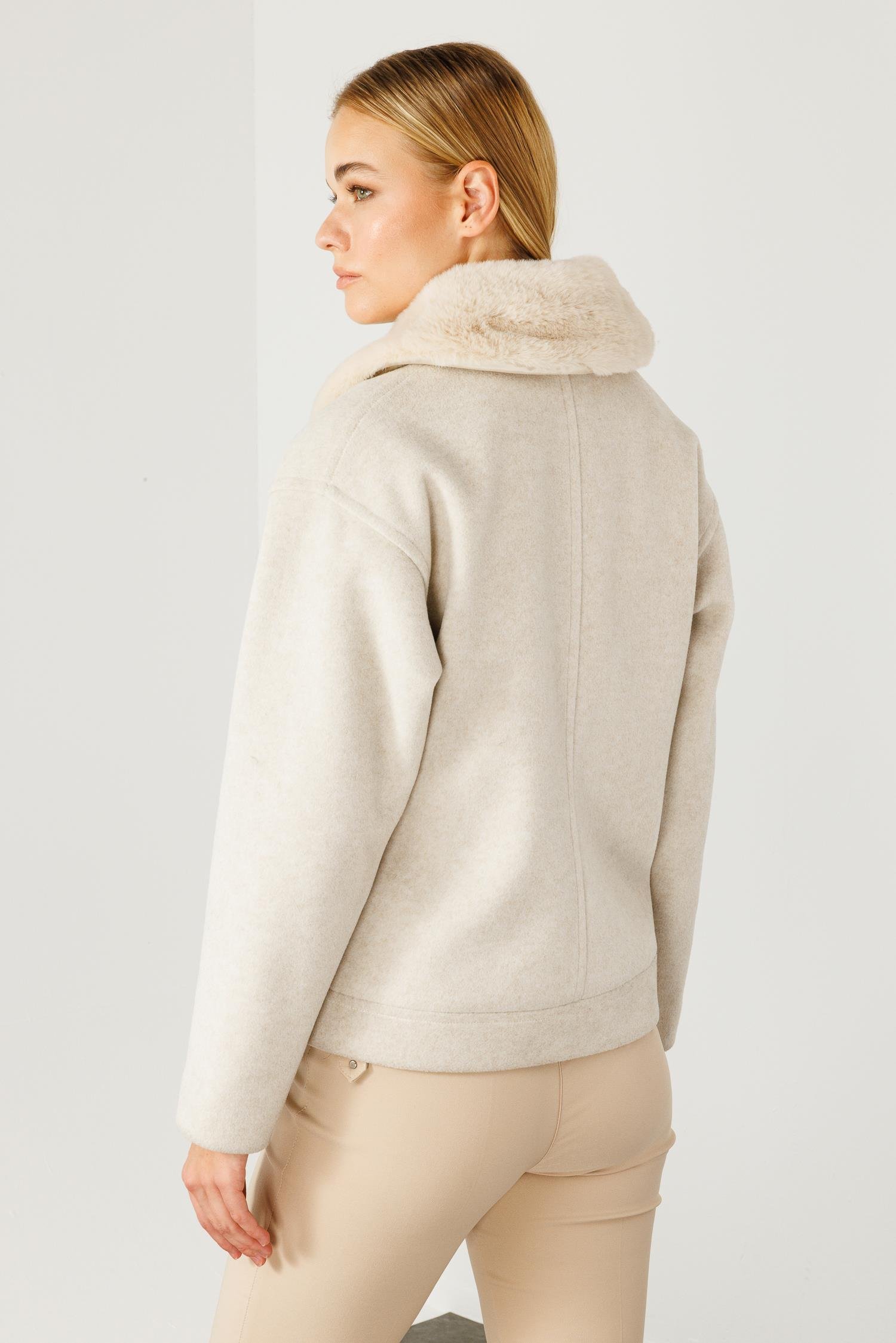 Modailgi  Yakası Kürklü Önden Kapamalı Kısa Kaşe Kaban Kemik