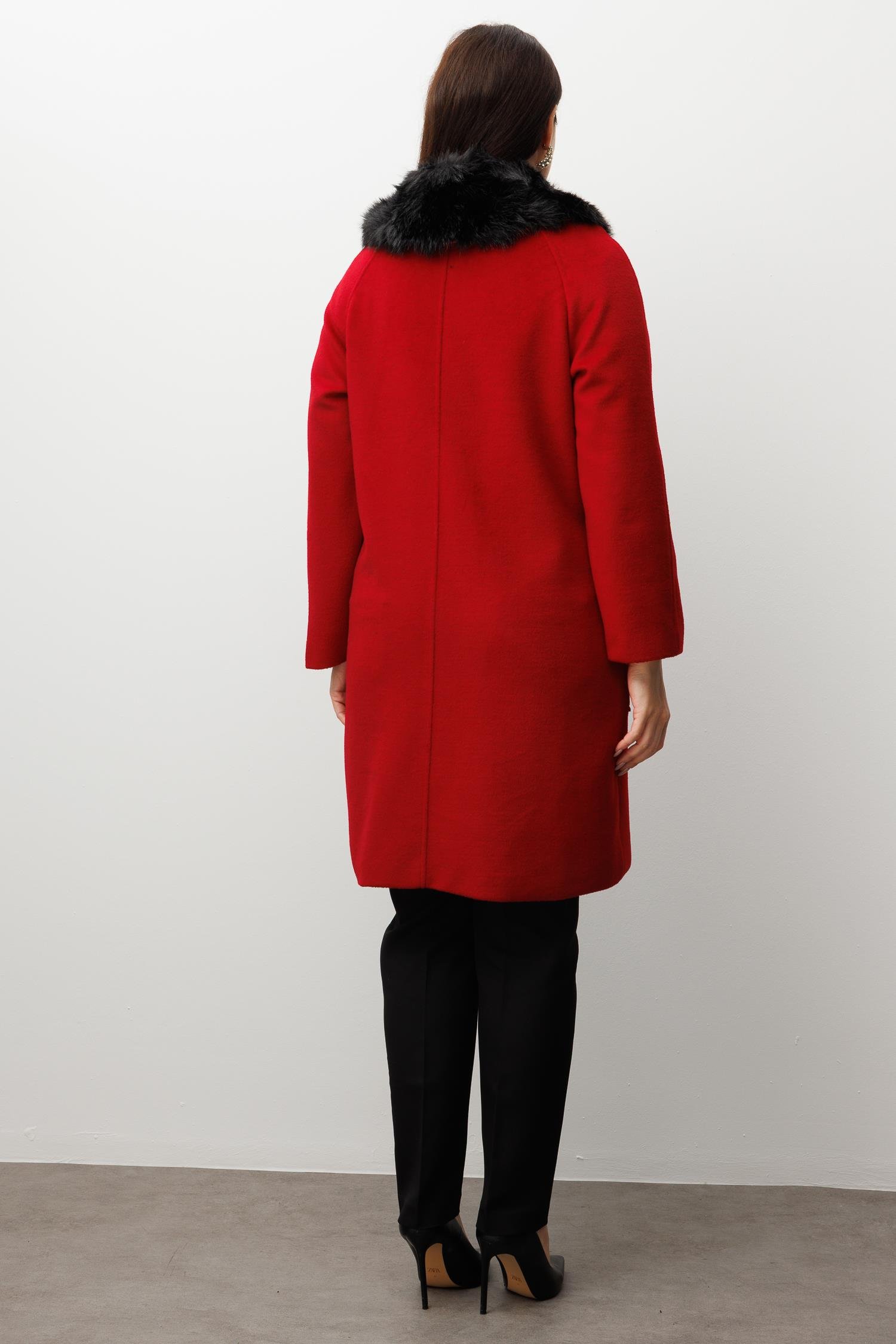 Modailgi  Yakası Kürklü Reglan Kol Kaban Kırmızı