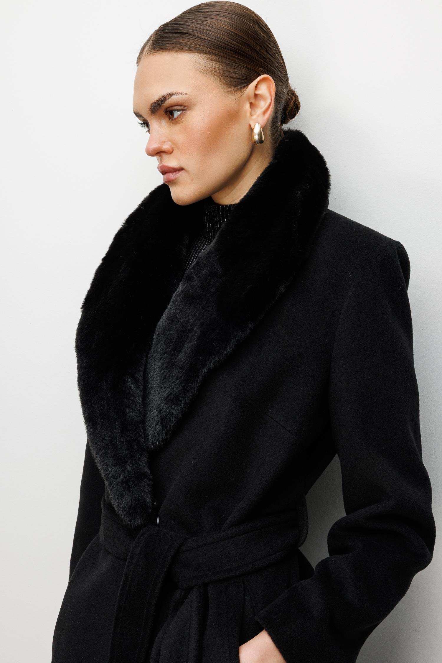 Modailgi  Yakası Kürklü Uzun Kaşe Kaban Siyah