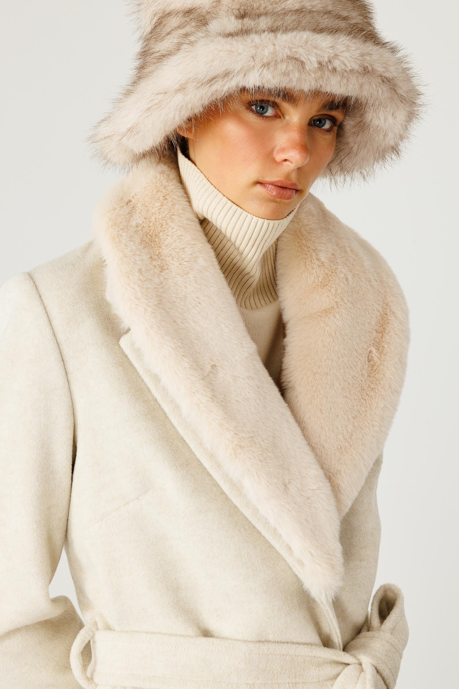 Modailgi  Yakası Kürklü Uzun Kaşe Kaban Kemik